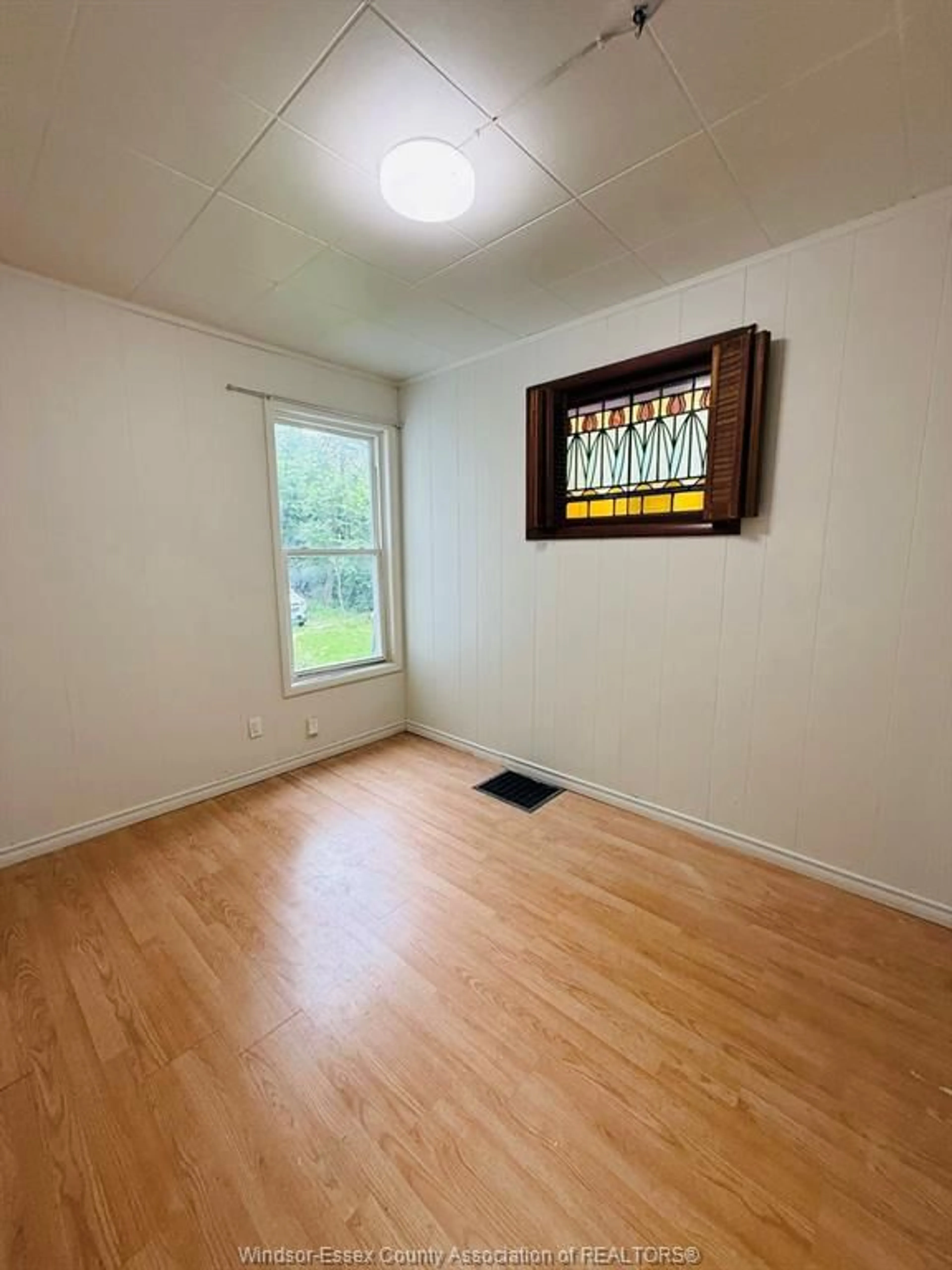 A pic of a room for 242 BRIDGE, Windsor Ontario N9B 2M2
