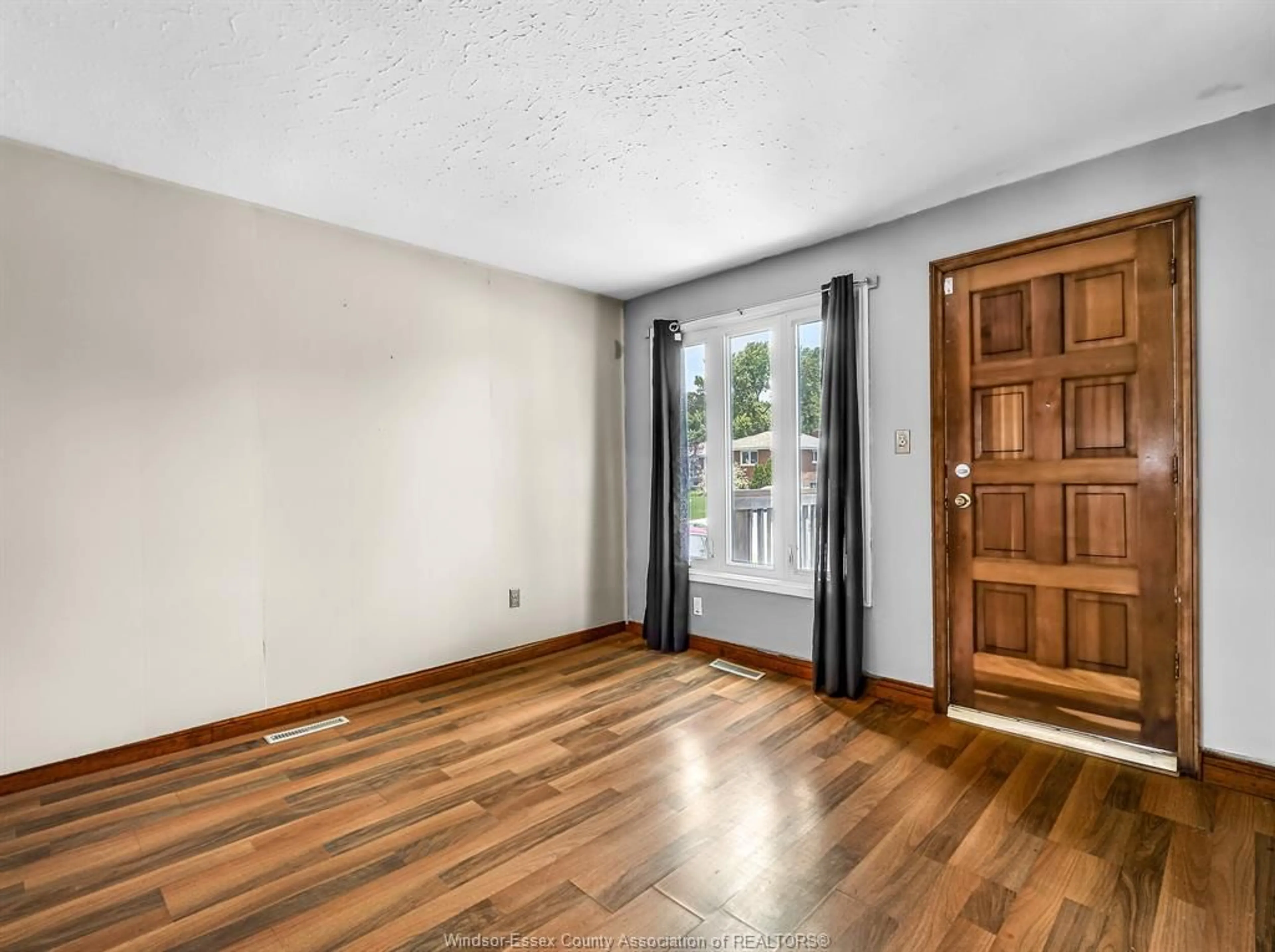 A pic of a room for 383 Laporte Ave, Windsor Ontario N8S 3P9