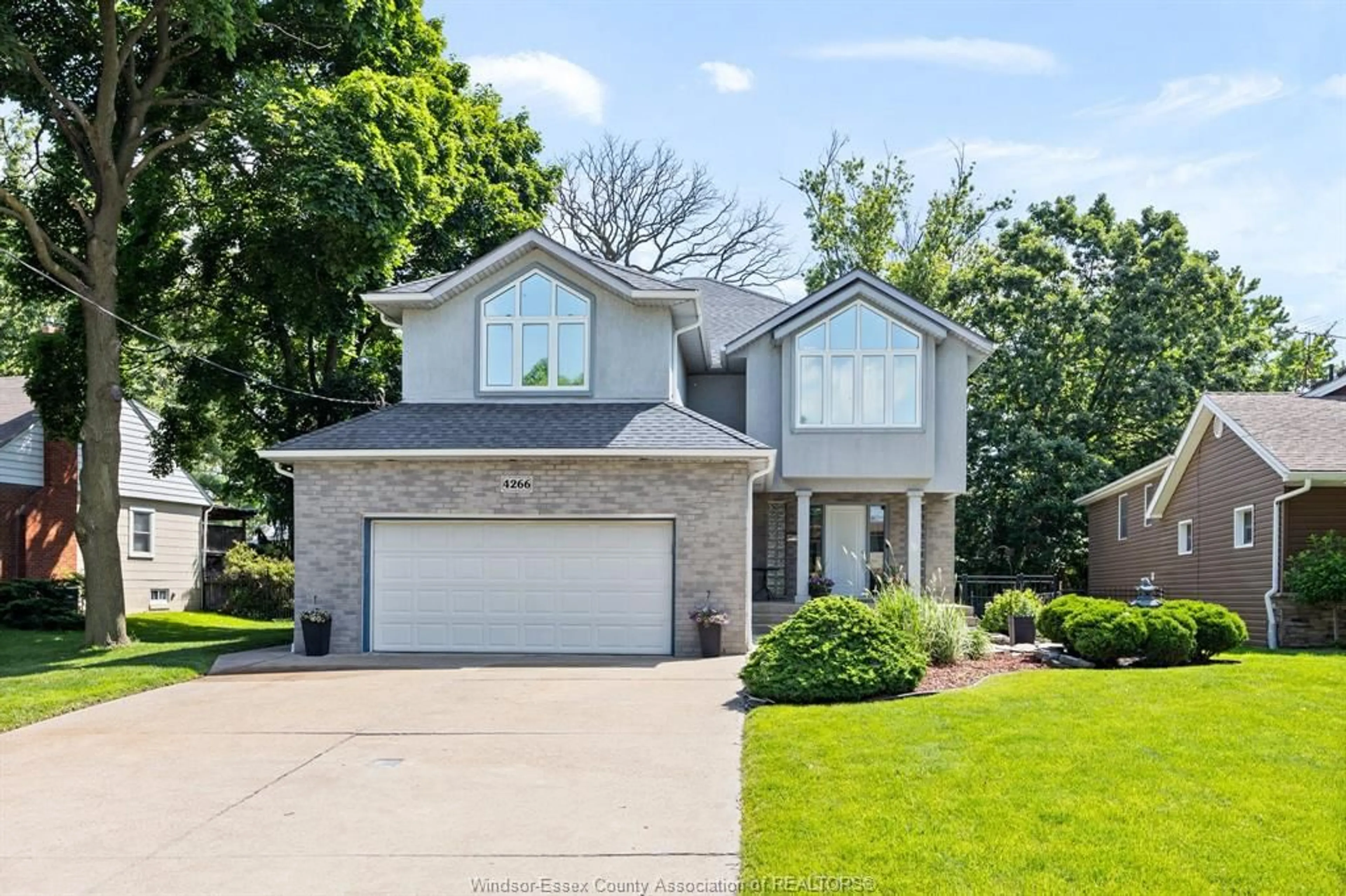 Home with vinyl exterior material, street for 4266 CASGRAIN Dr, Windsor Ontario N9G 2A8