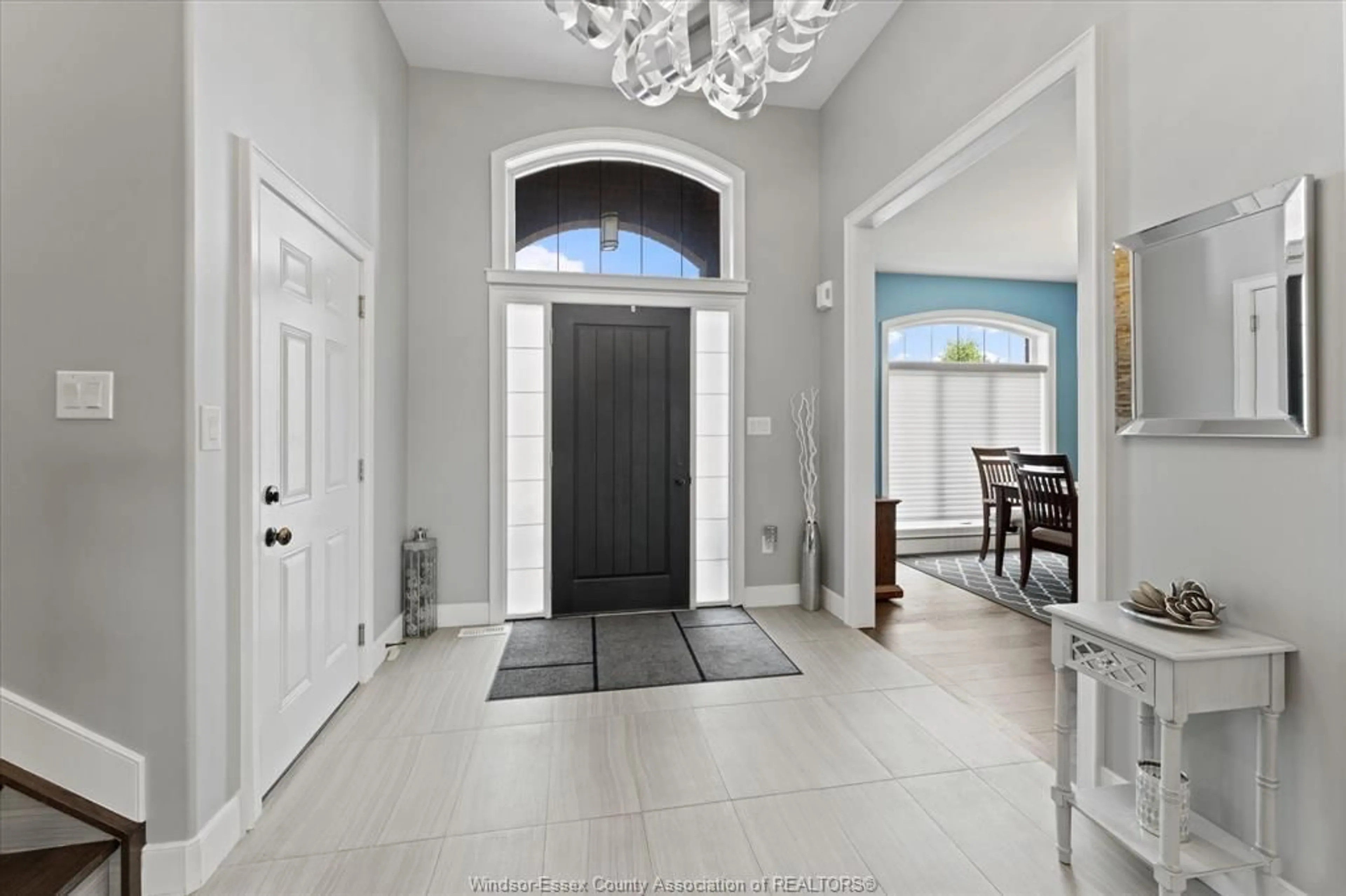 Indoor entryway for 918 Driftwood Cres, Belle River Ontario N0R 1A0