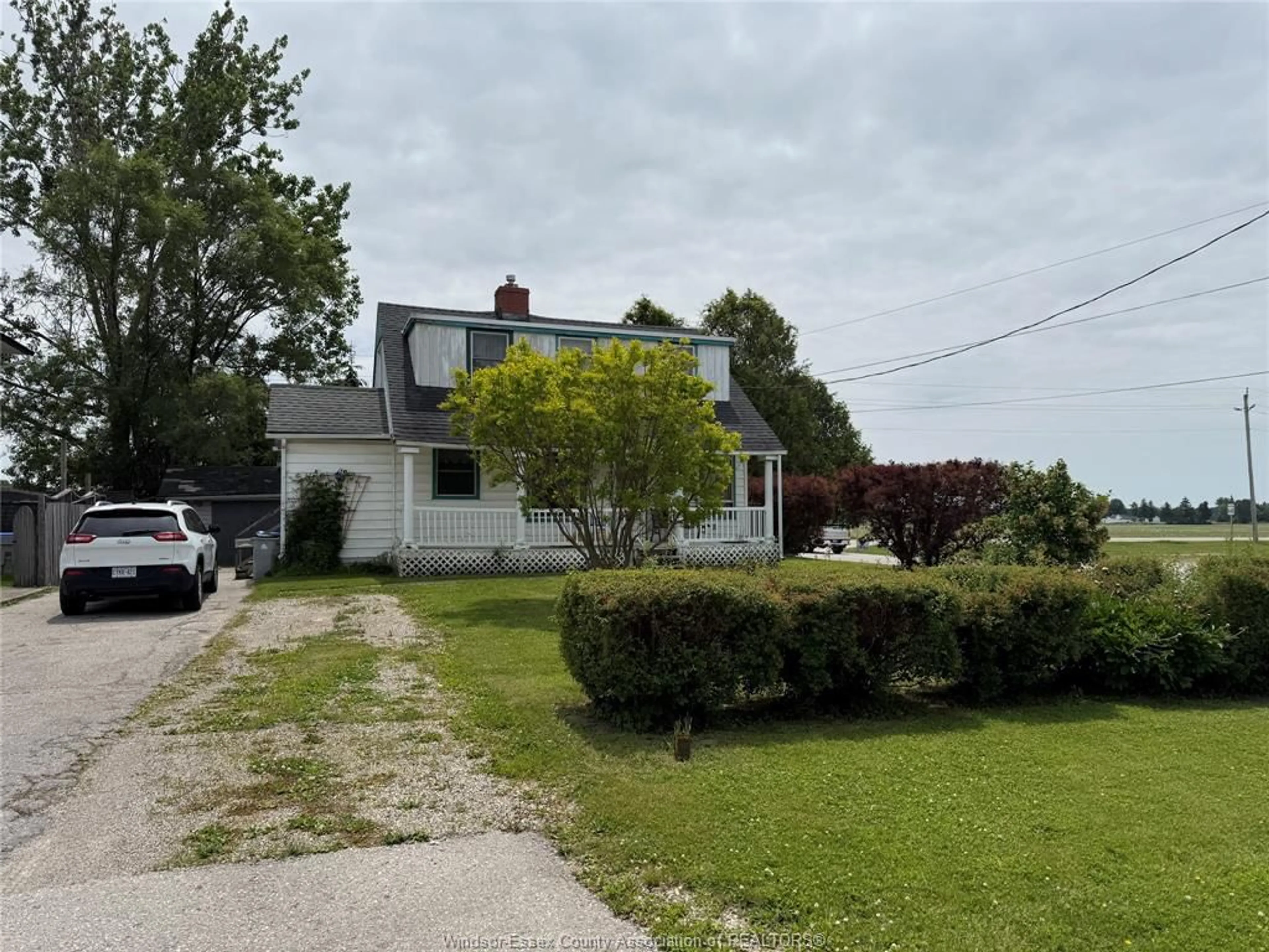 A pic from outside/outdoor area/front of a property/back of a property/a pic from drone, street for 2 Toronto Blvd, Clinton Ontario N0M 1L0