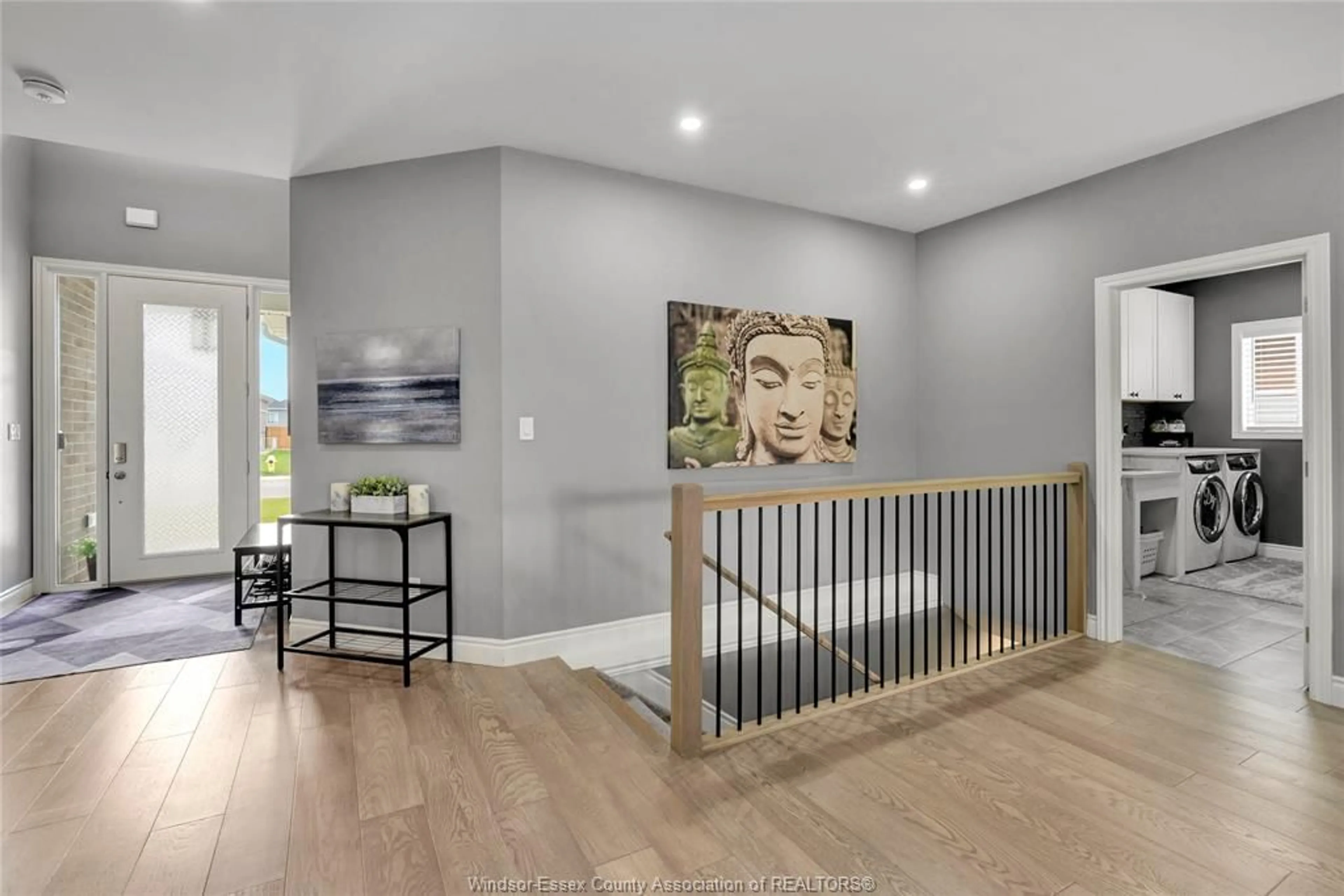 Indoor entryway for 134 DAVIS St, Amherstburg Ontario N9V 0G9