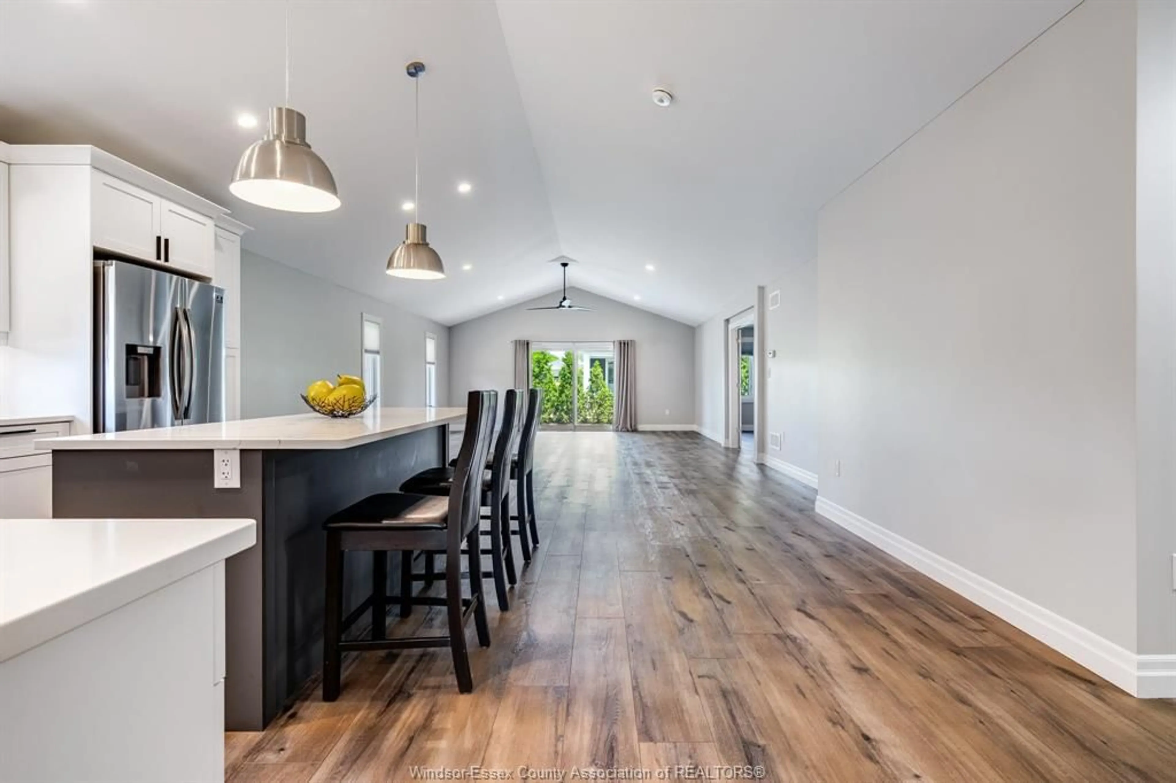 Open concept kitchen, wood/laminate floor for 51 YORK Blvd, Kingsville Ontario N9Y 0G3
