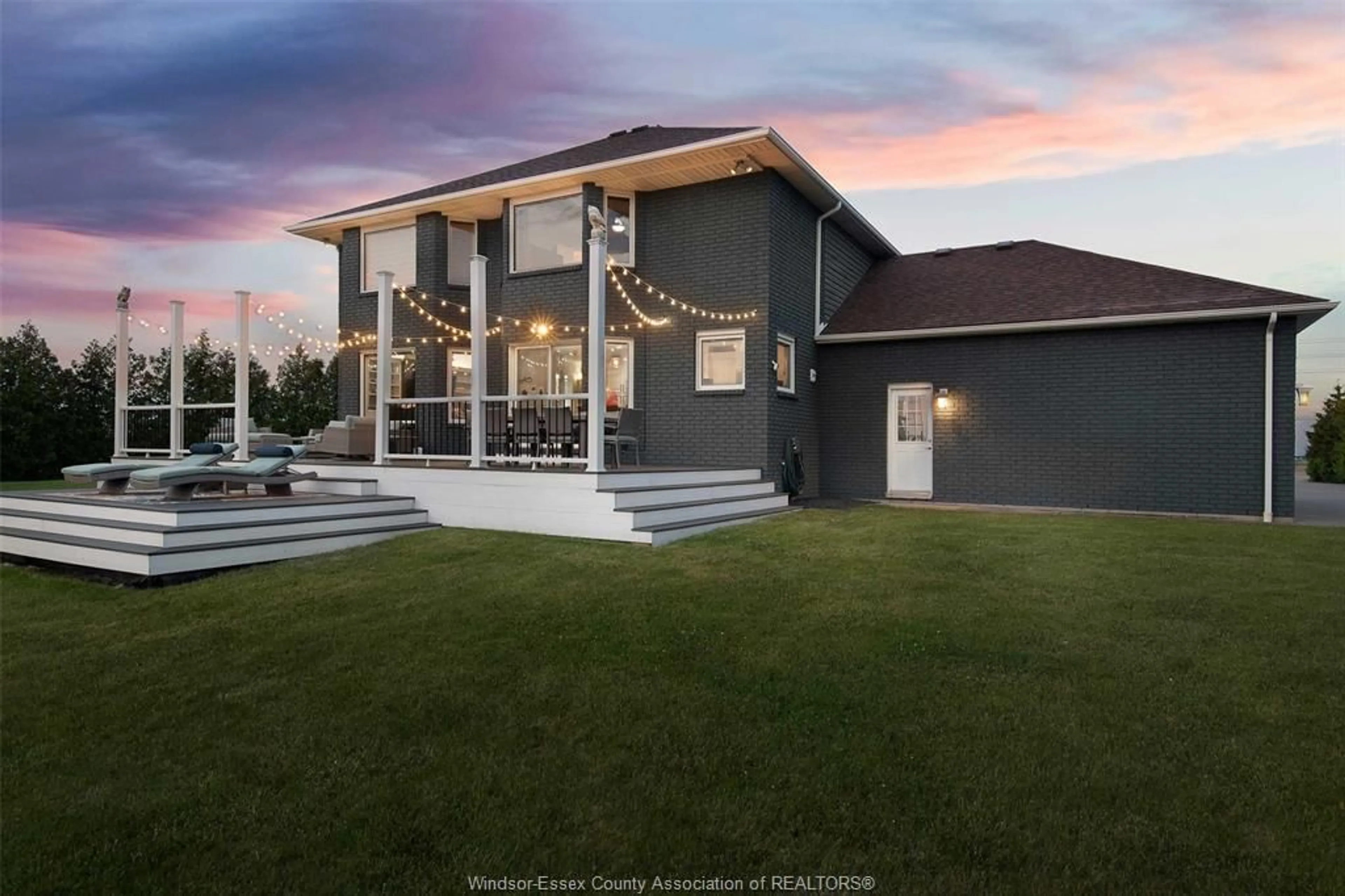 Home with vinyl exterior material, unknown for 6810 CONCESSION 6N, Amherstburg Ontario N9V 2Y9