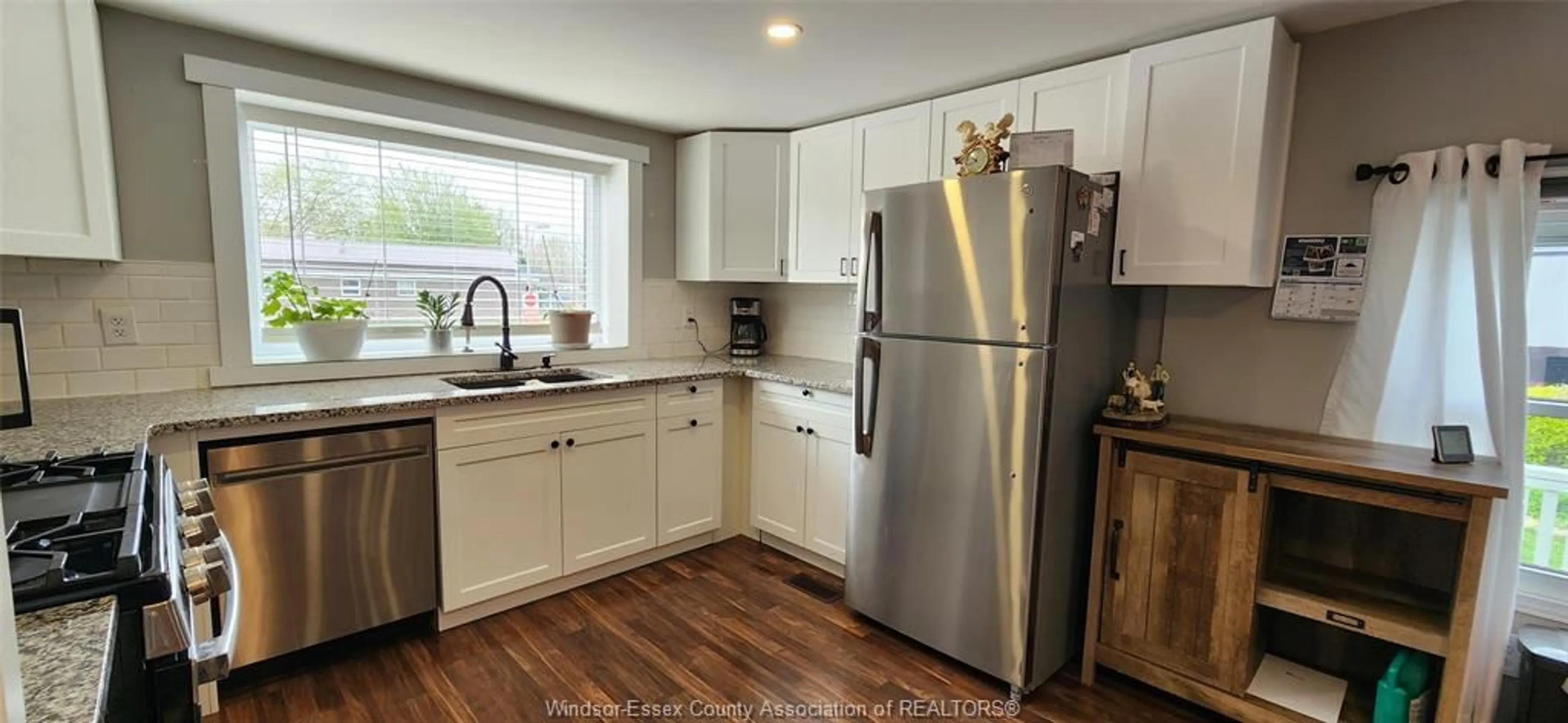Open concept kitchen, unknown for 40 PARKSIDE Dr, McGregor Ontario N0R 1J0