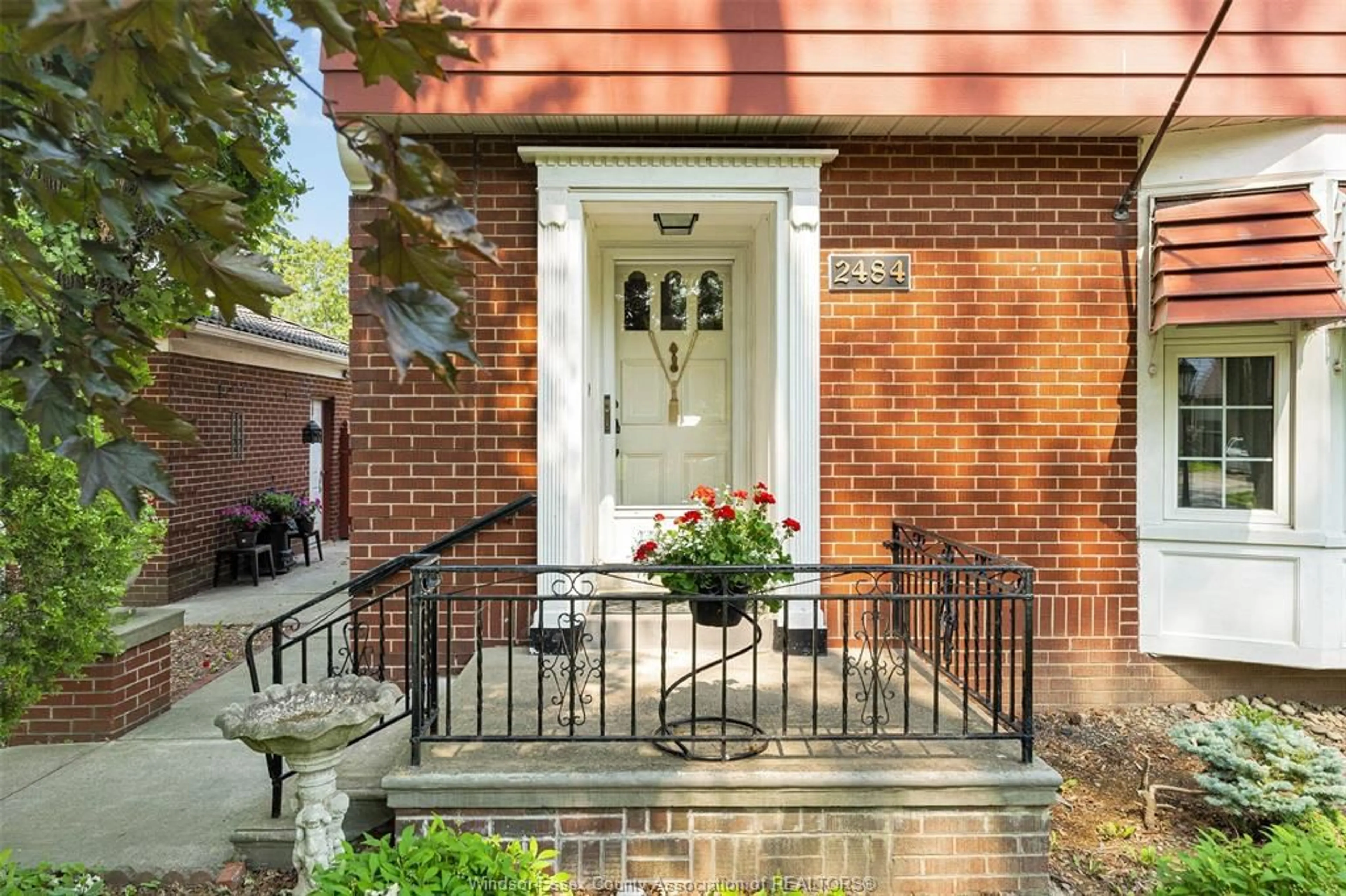 Unknown for 2484 PRINCESS Ave, Windsor Ontario N8T 1V4