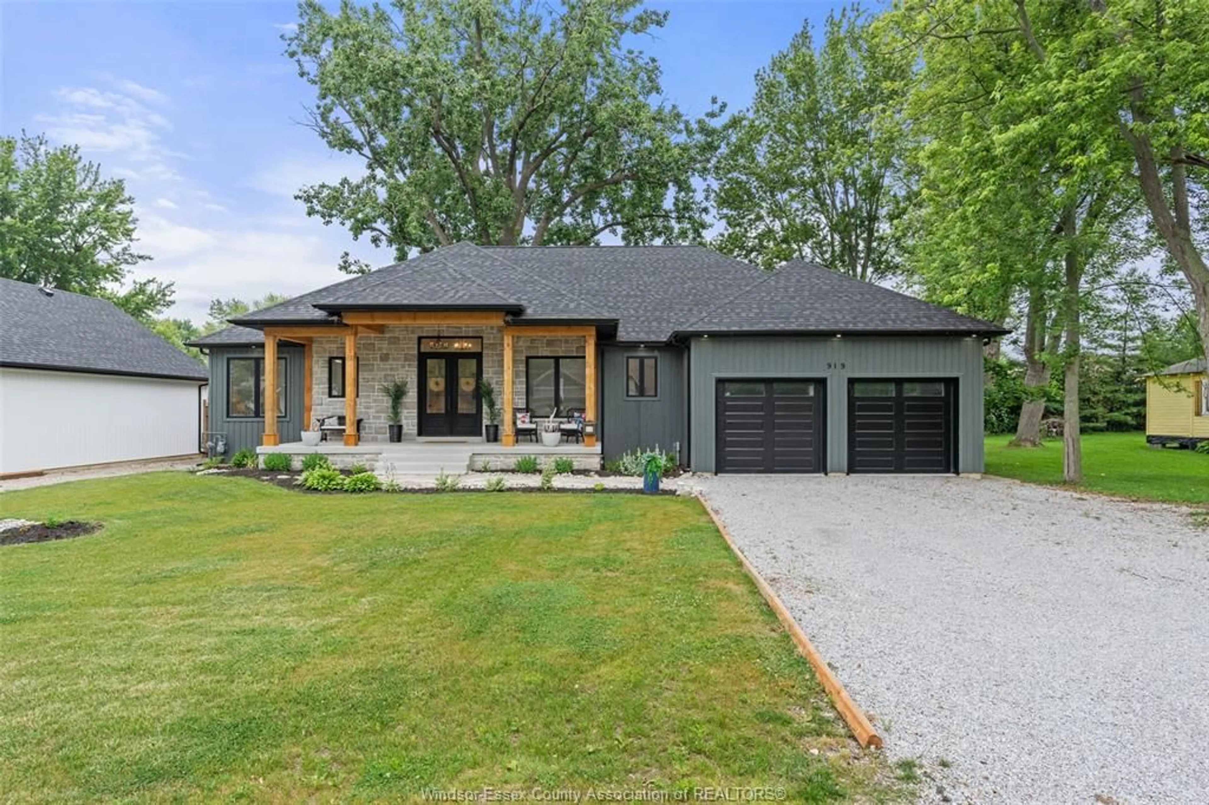 Home with brick exterior material, street for 919 Erie Ave, Kingsville Ontario N9Y 3E3