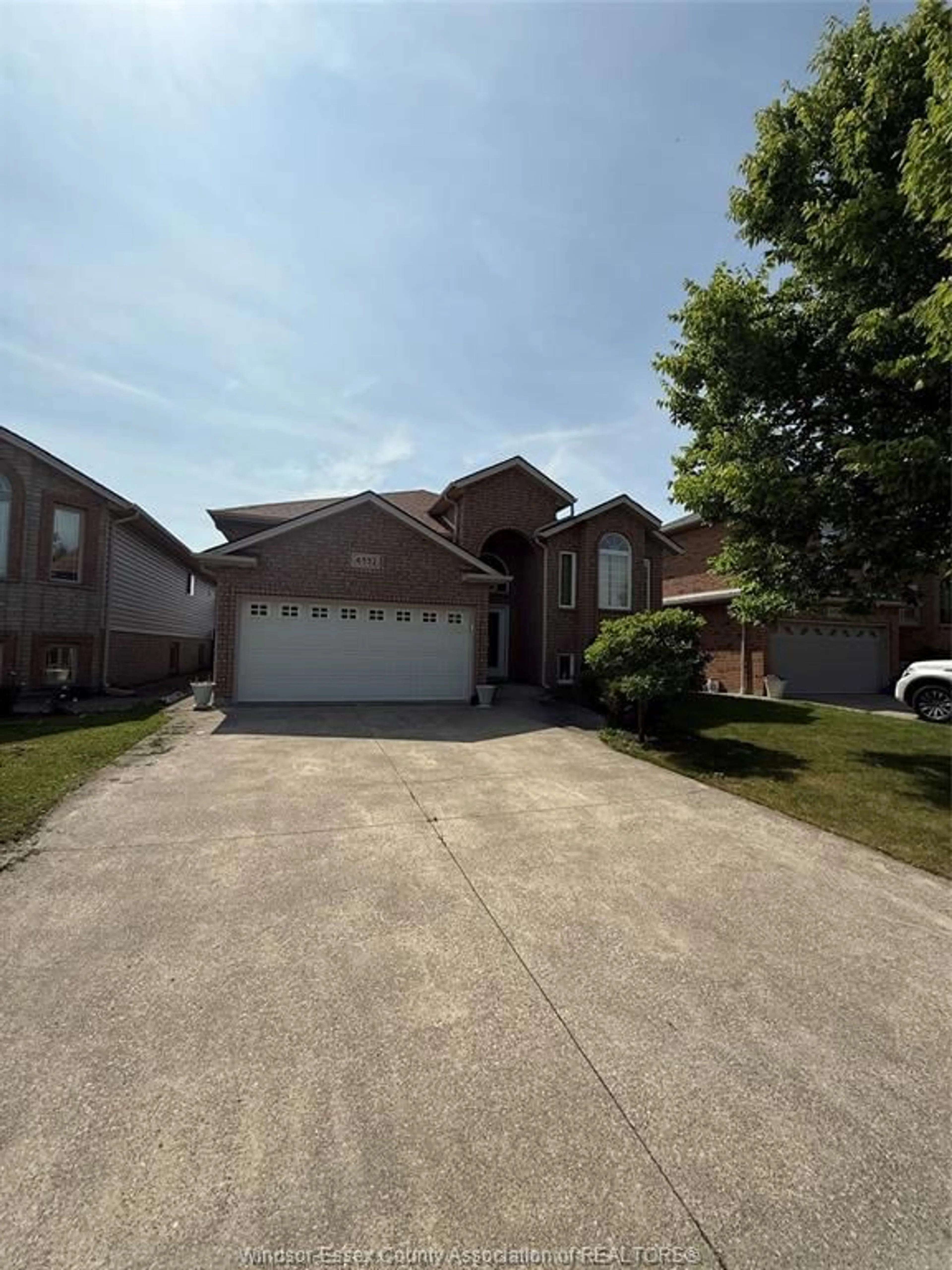 Unknown for 4552 OSAKA Cir, Windsor Ontario N9G 3G4