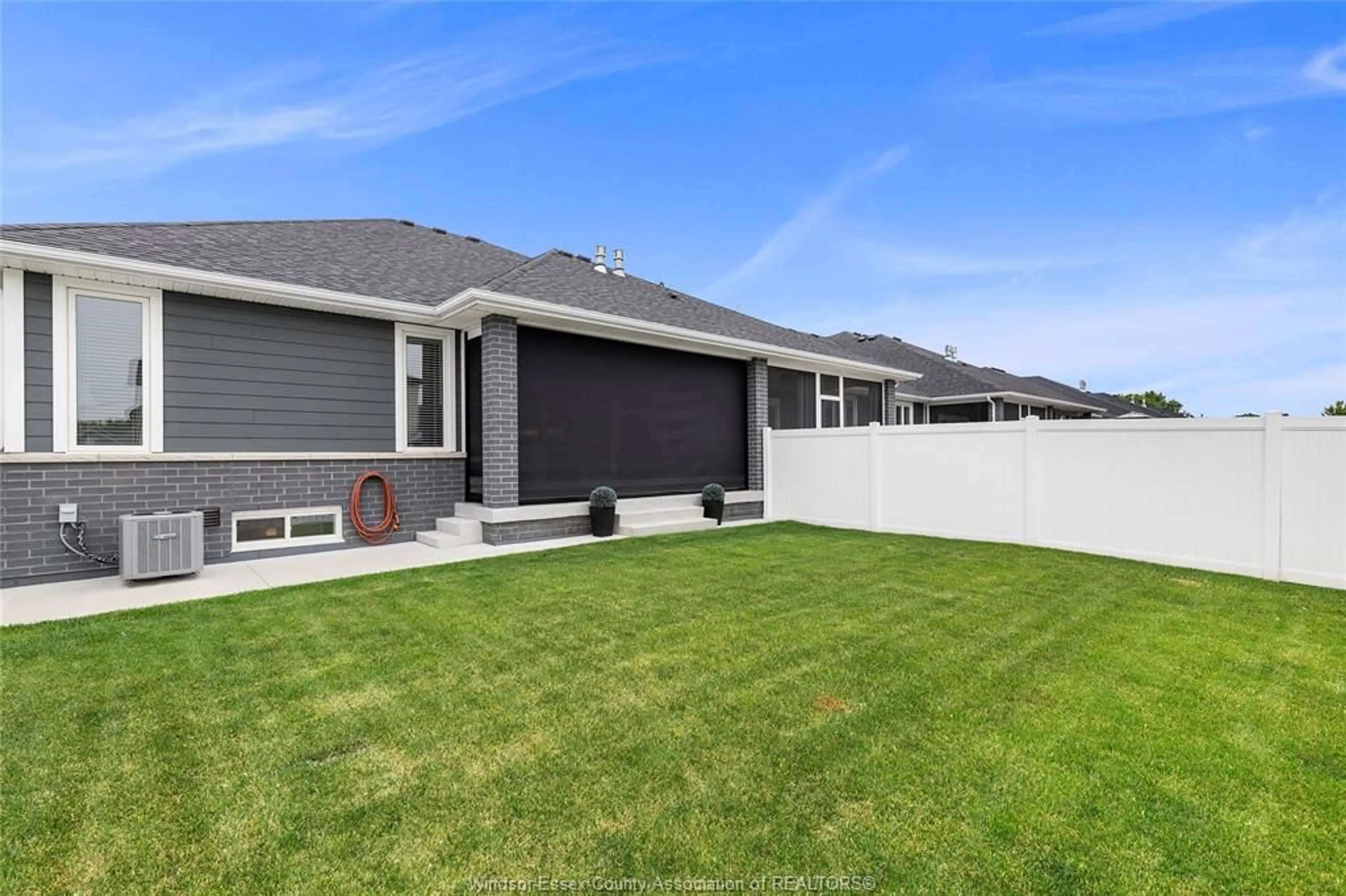 Home with vinyl exterior material, street for 443 MARTINIQUE, Windsor Ontario N8P 0E7