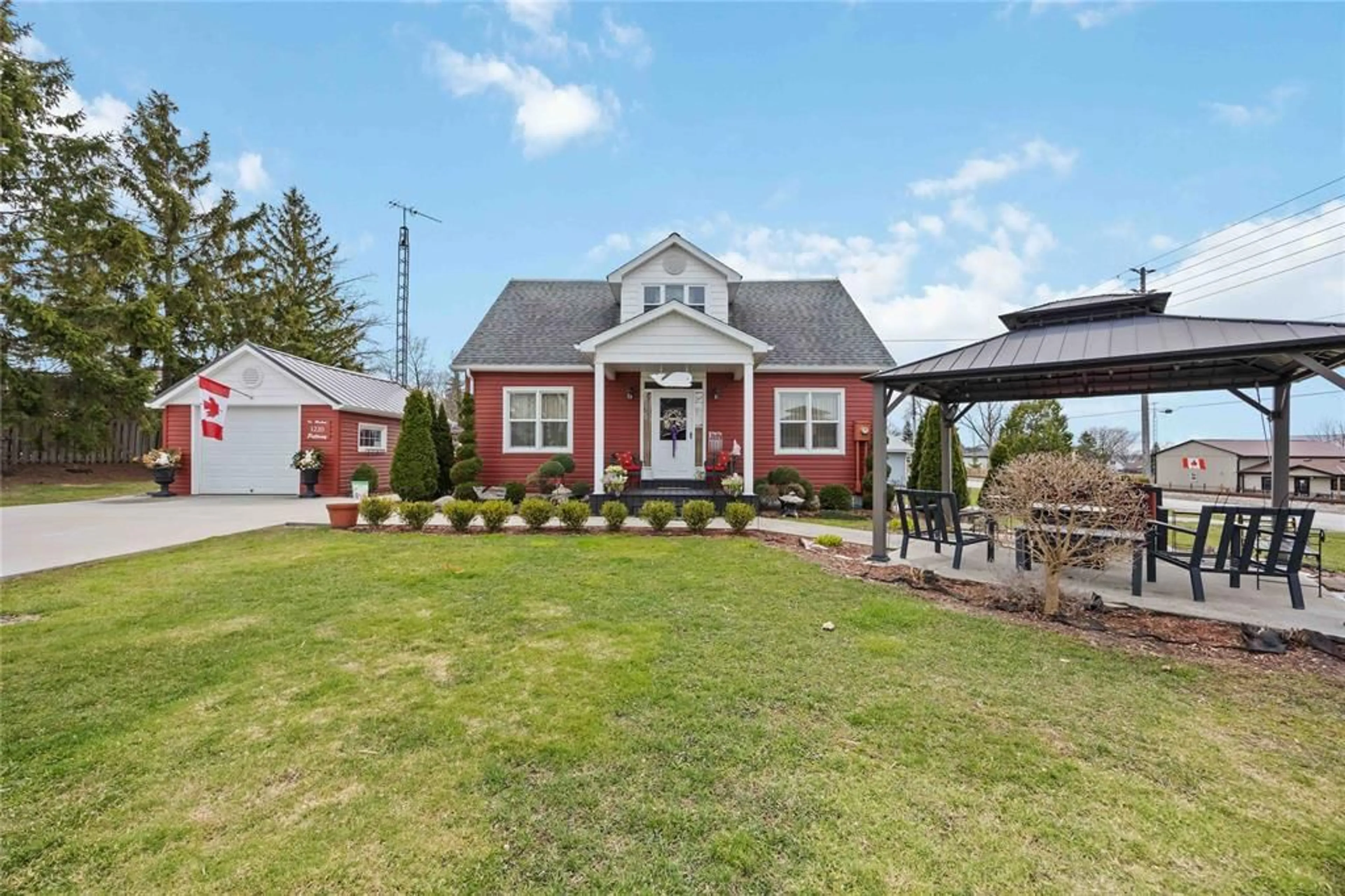 Unknown for 1220 Pulteney St, Moore Township Ontario N0N 1M0