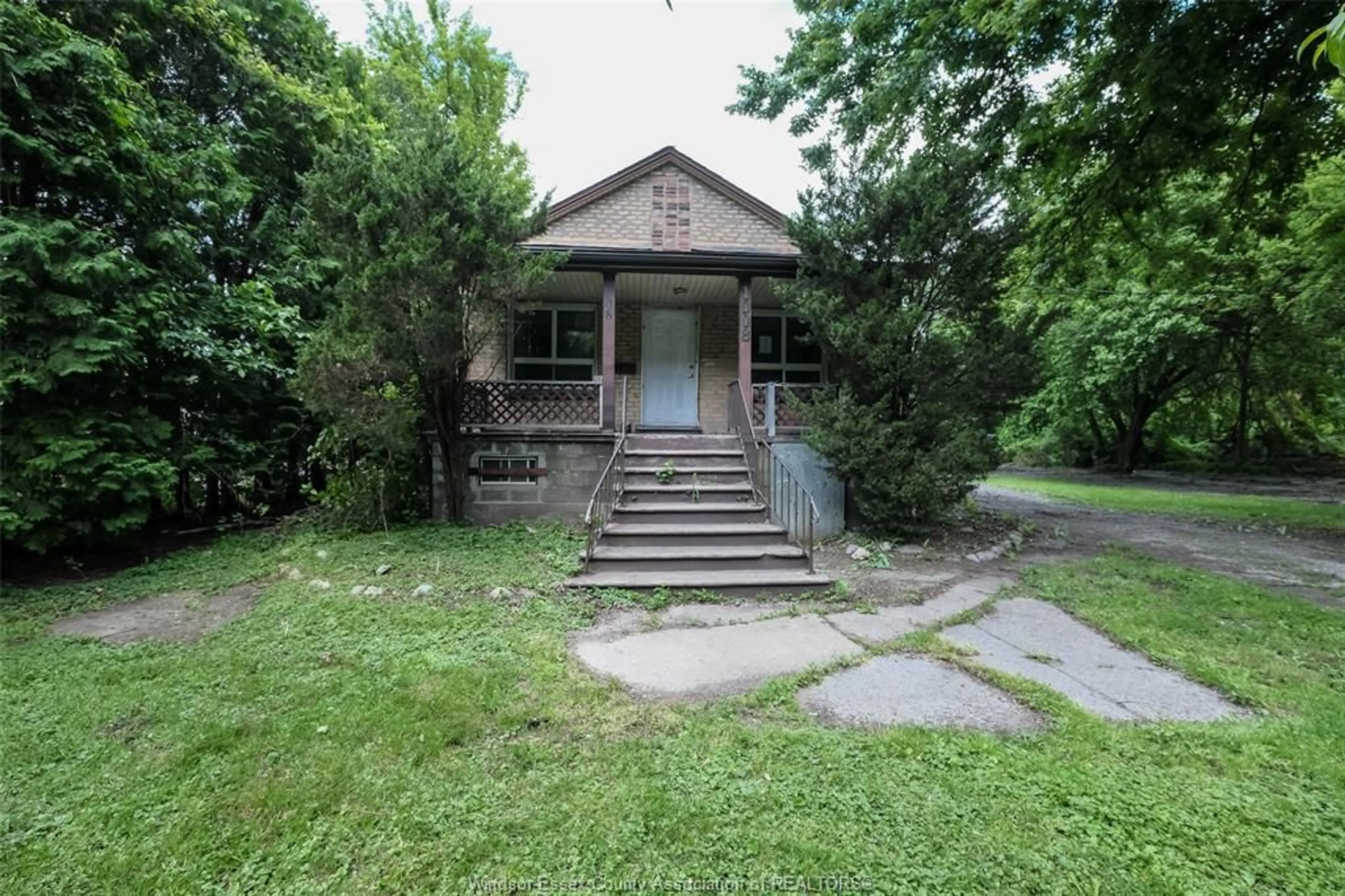 Unknown for 1008 BROADWAY St, Windsor Ontario N9C 3W7