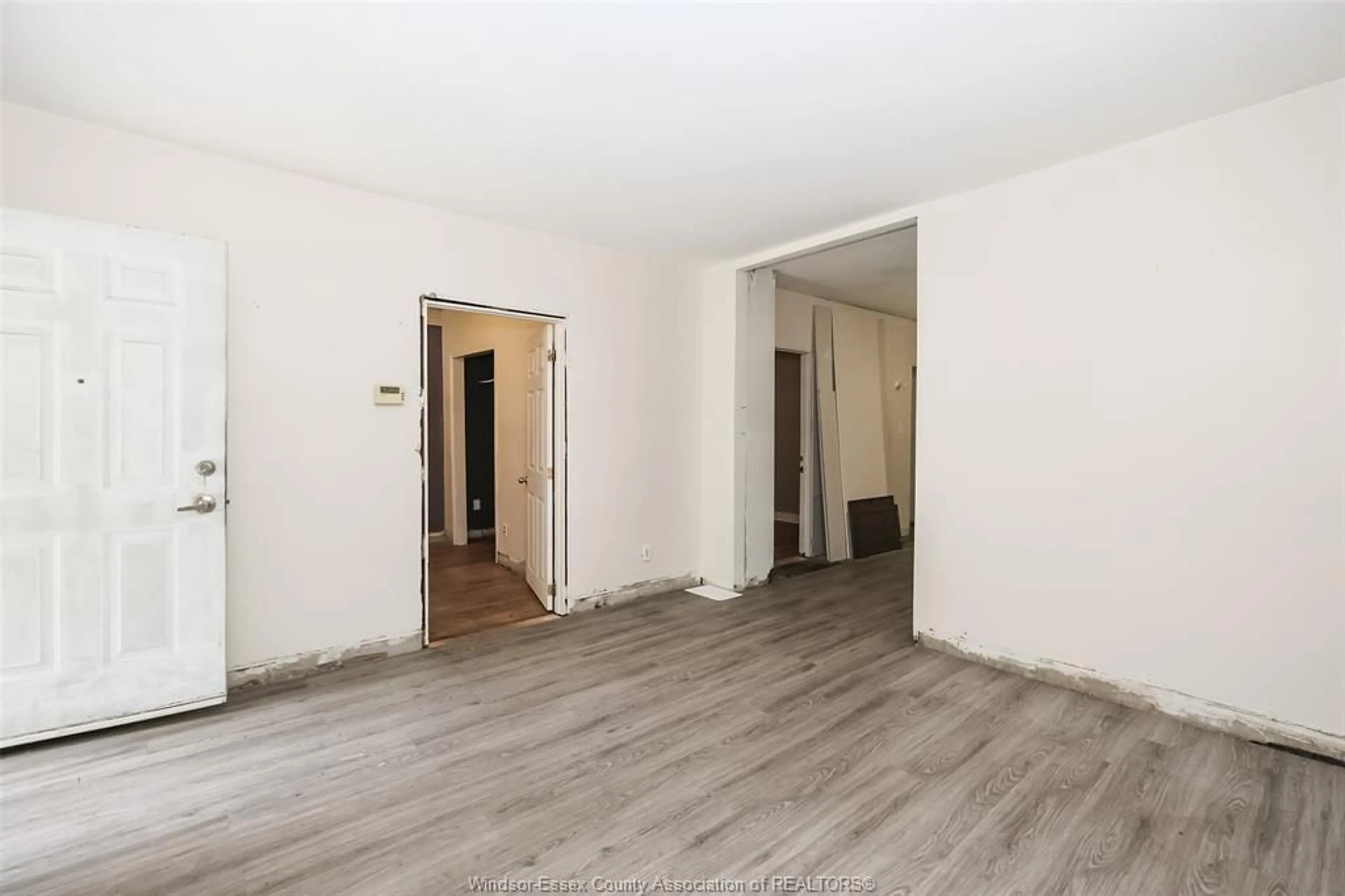 A pic of a room for 1008 BROADWAY St, Windsor Ontario N9C 3W7