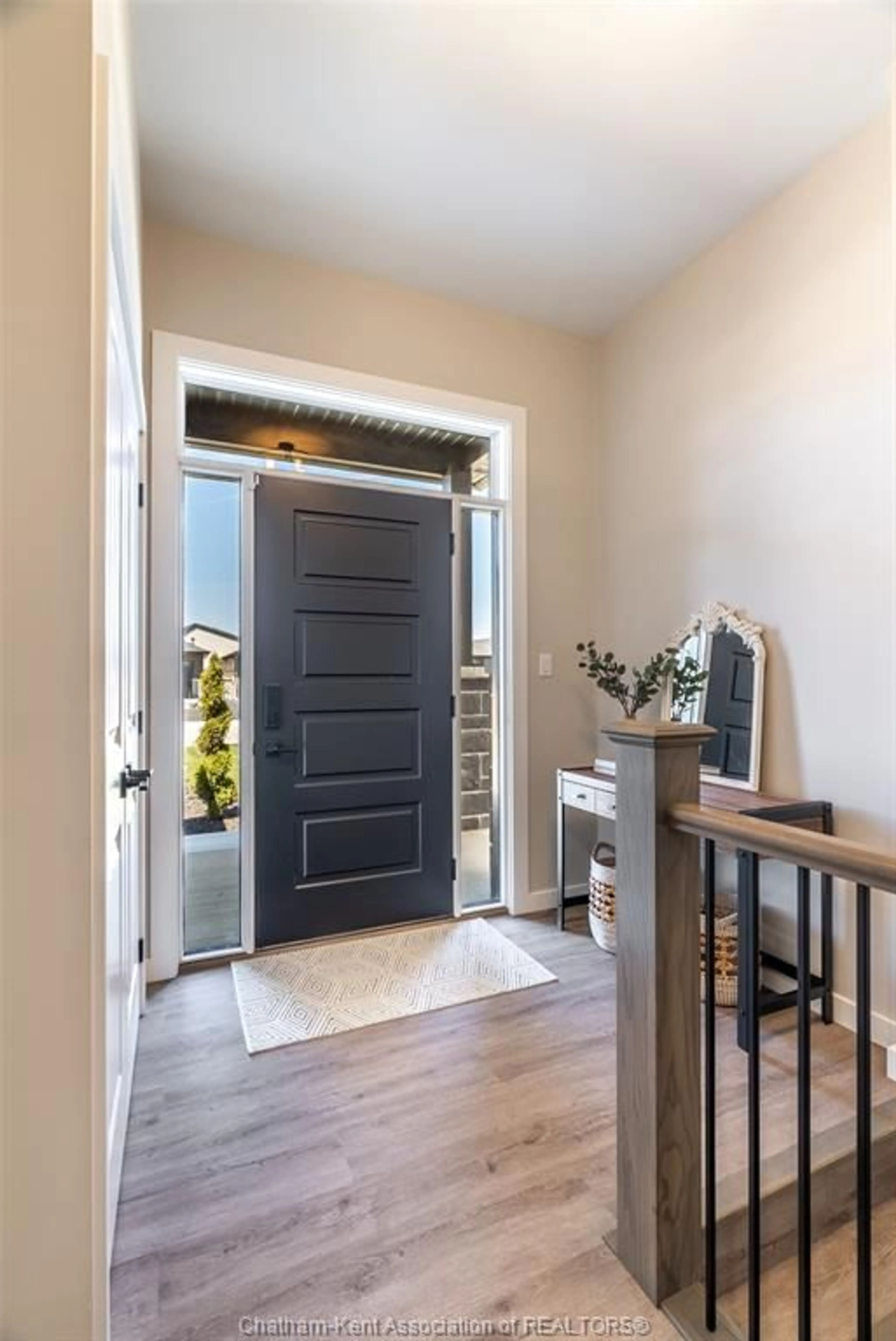 Indoor entryway for 36 Cabot Trail, Chatham Ontario N7L 0A4
