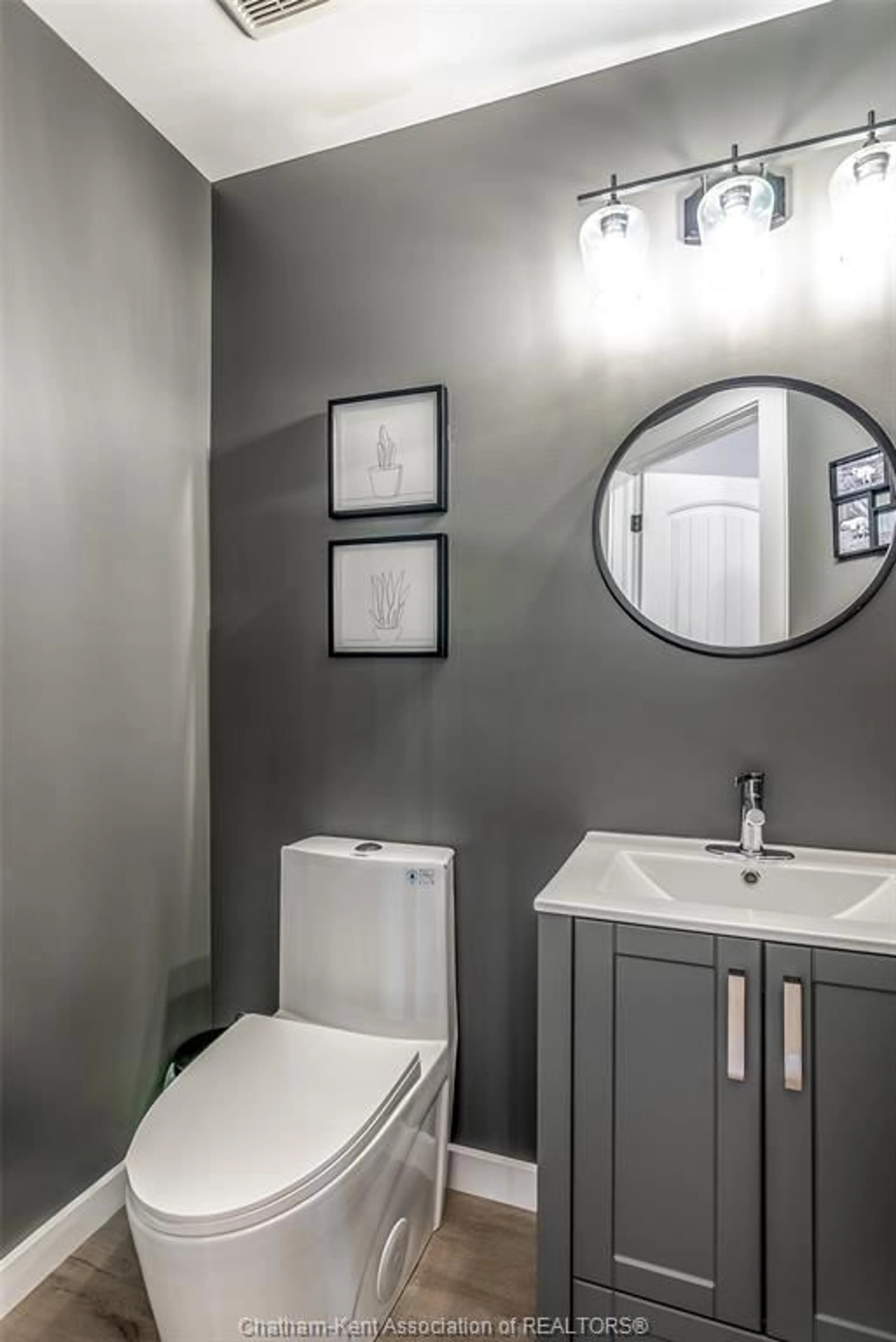 Contemporary bathroom, unknown for 36 Cabot Trail, Chatham Ontario N7L 0A4