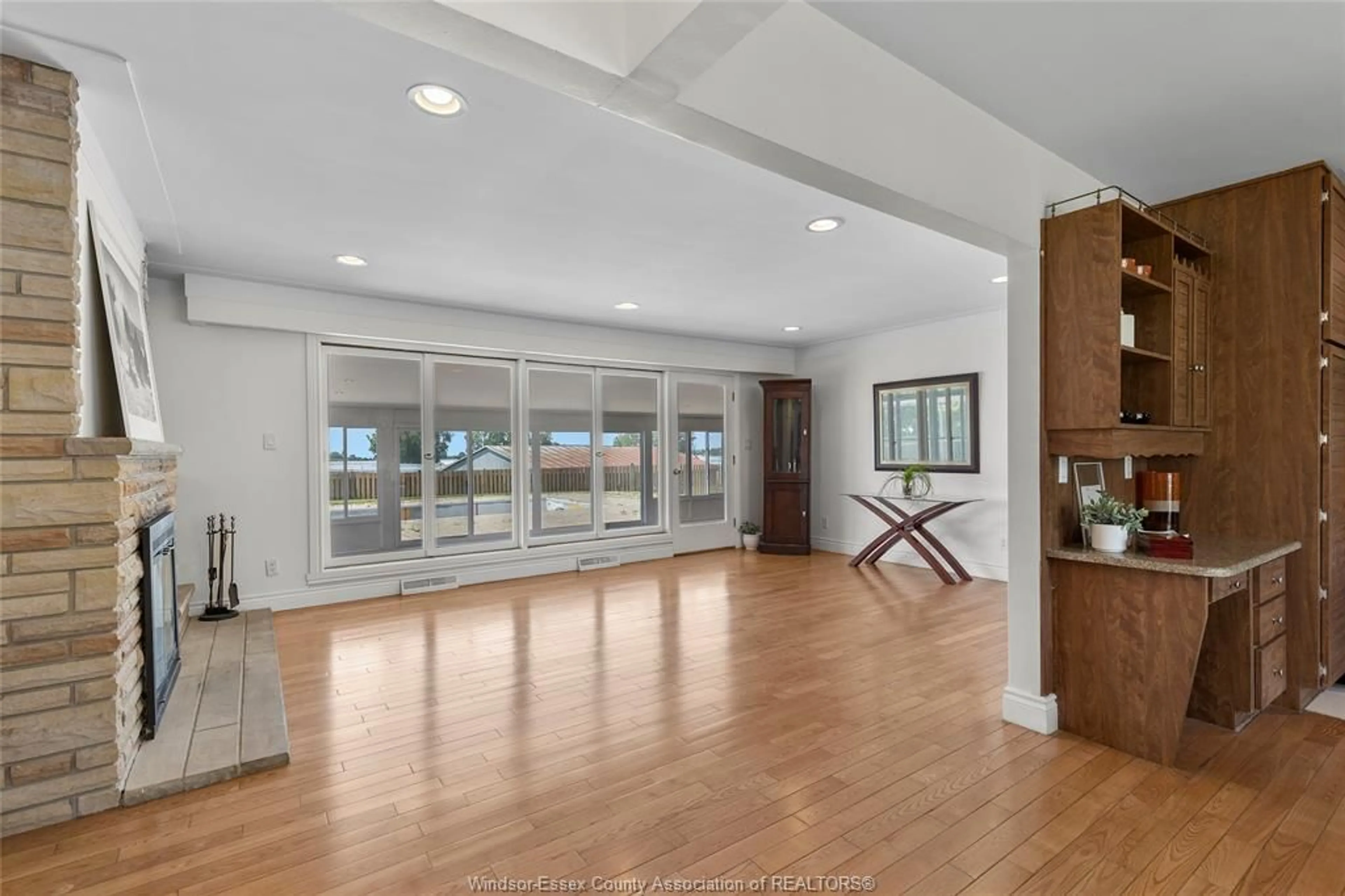 Unknown for 8 ERIE VIEW Rd, Leamington Ontario N8H 4E9
