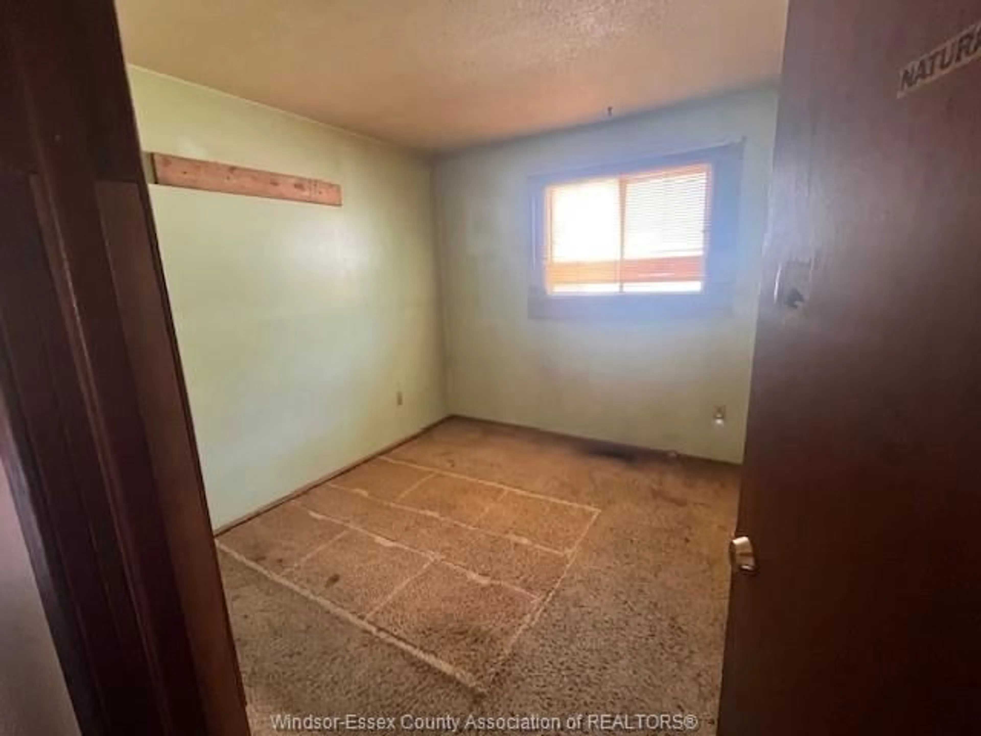 A pic of a room for 3563 BLOOMFIELD, Windsor Ontario N9C 1R8