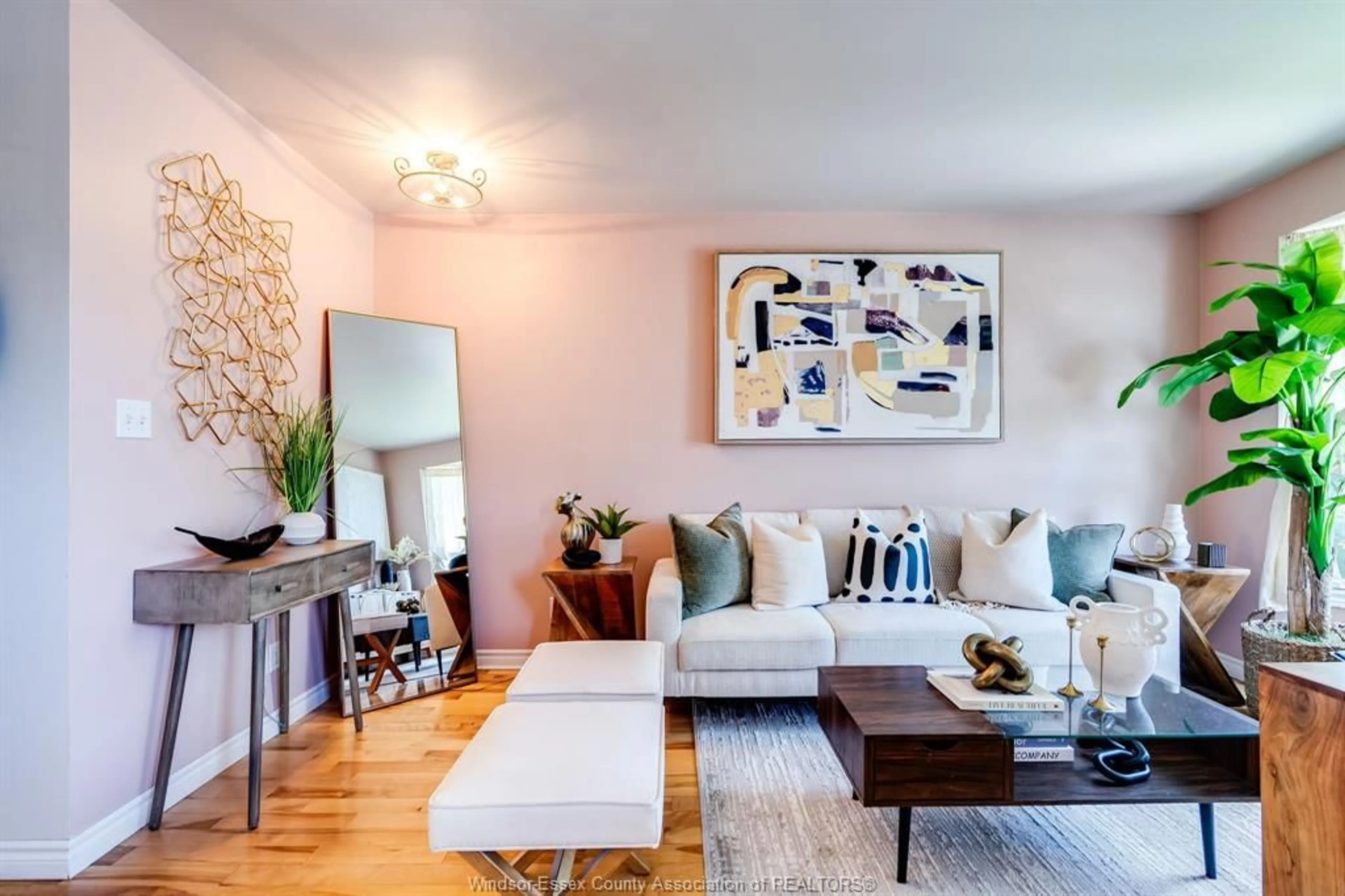 Living room with furniture, wood/laminate floor for 188 ARTHUR St, Harrow Ontario N0R 1G0