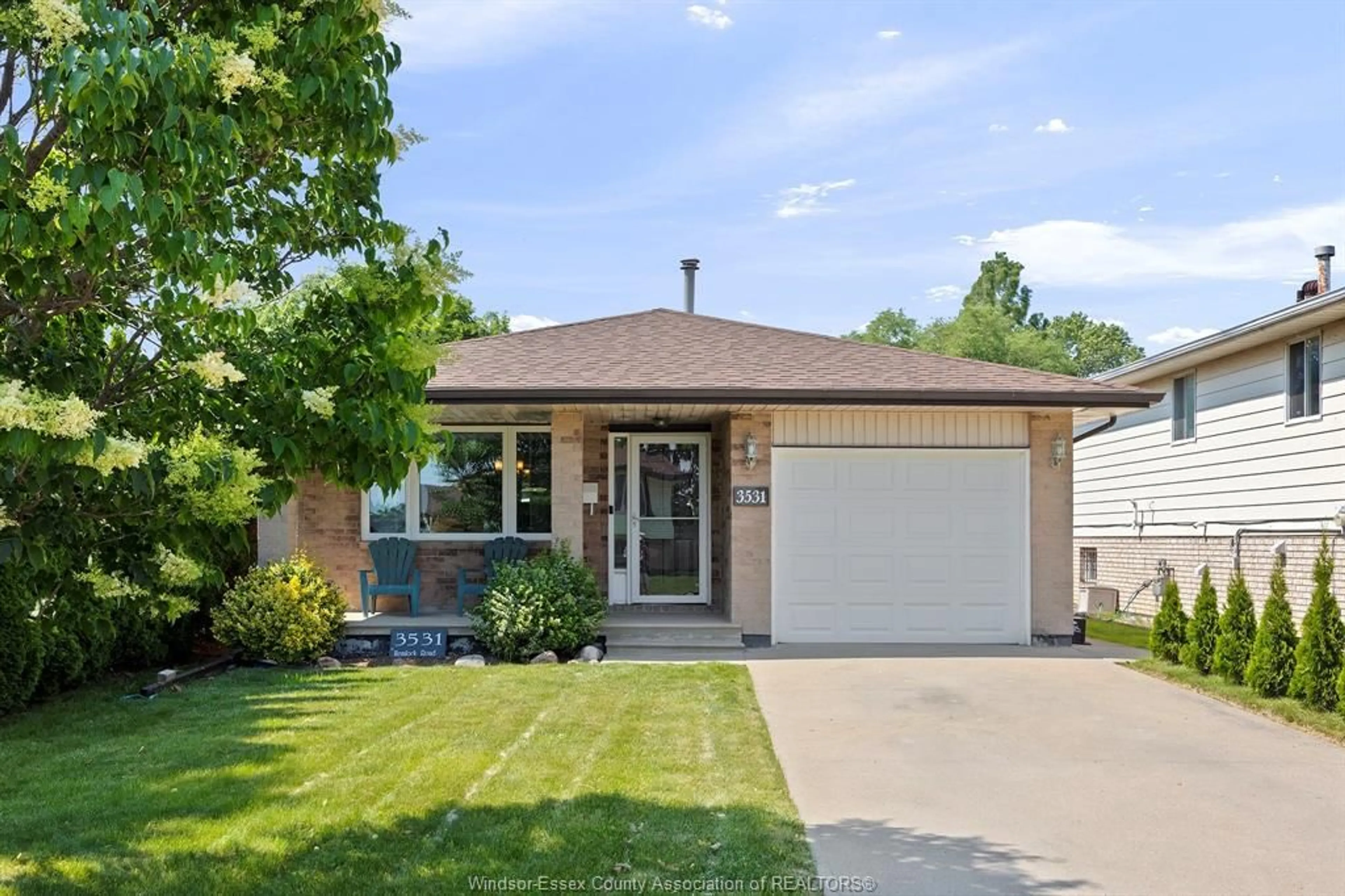 Home with vinyl exterior material, street for 3531 HEMLOCK, Windsor Ontario N8R 2G5