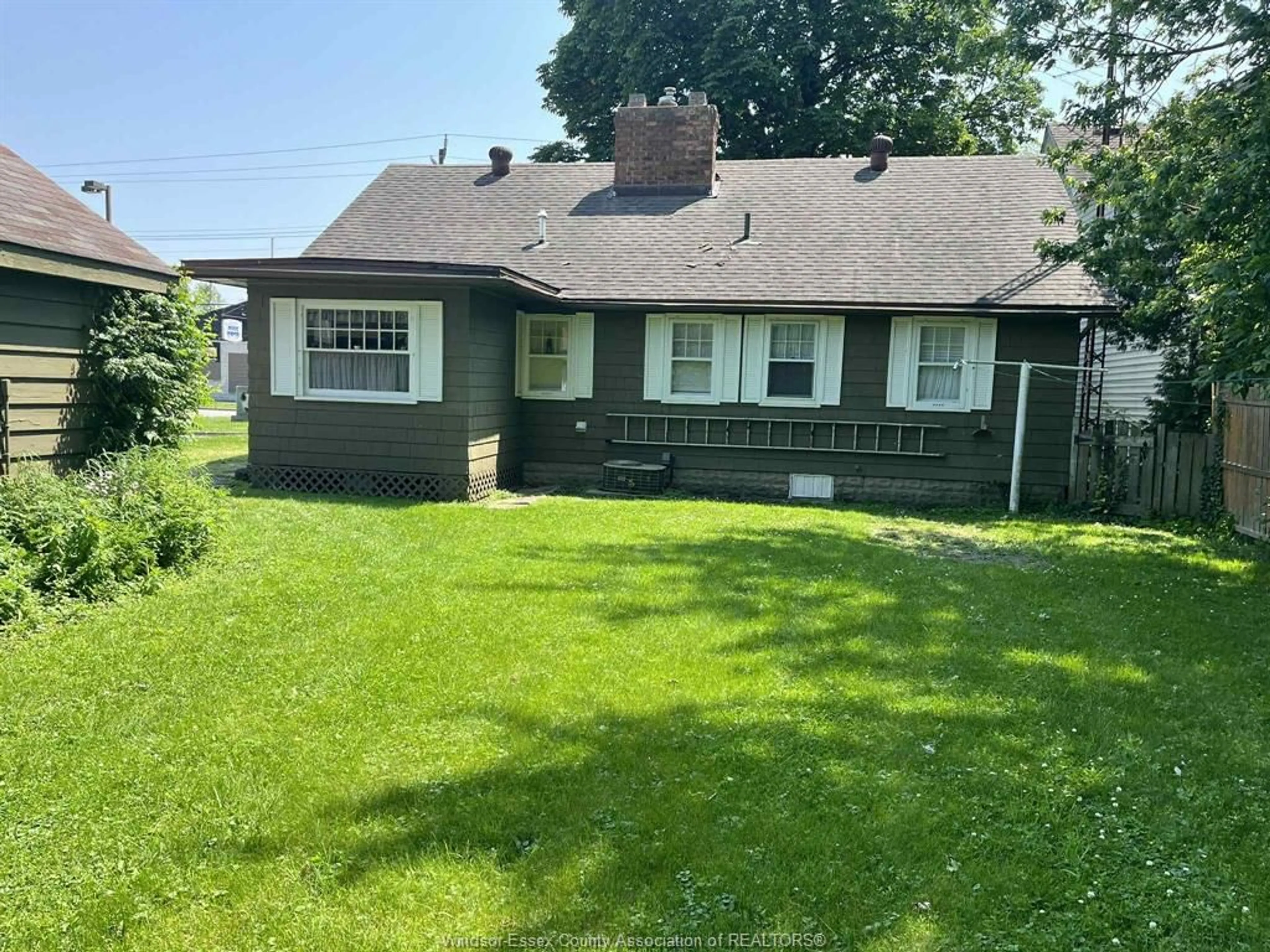 A pic from outside/outdoor area/front of a property/back of a property/a pic from drone, unknown for 6898 TECUMSEH Rd, Stoney Point Ontario N9R 1N0
