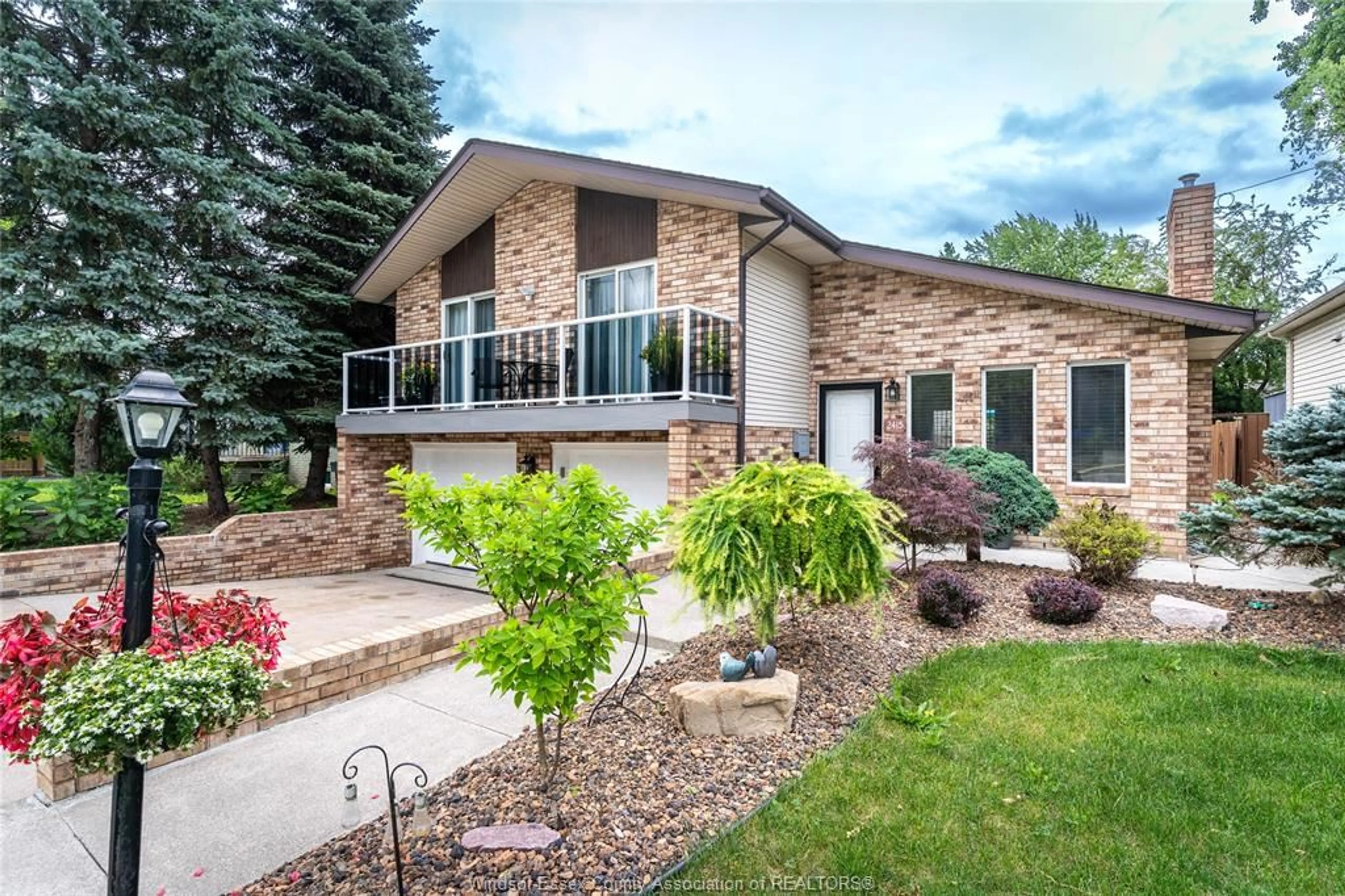 Home with brick exterior material, mountain view for 2415 CABANA ROAD  W, Windsor Ontario N9G 1E2
