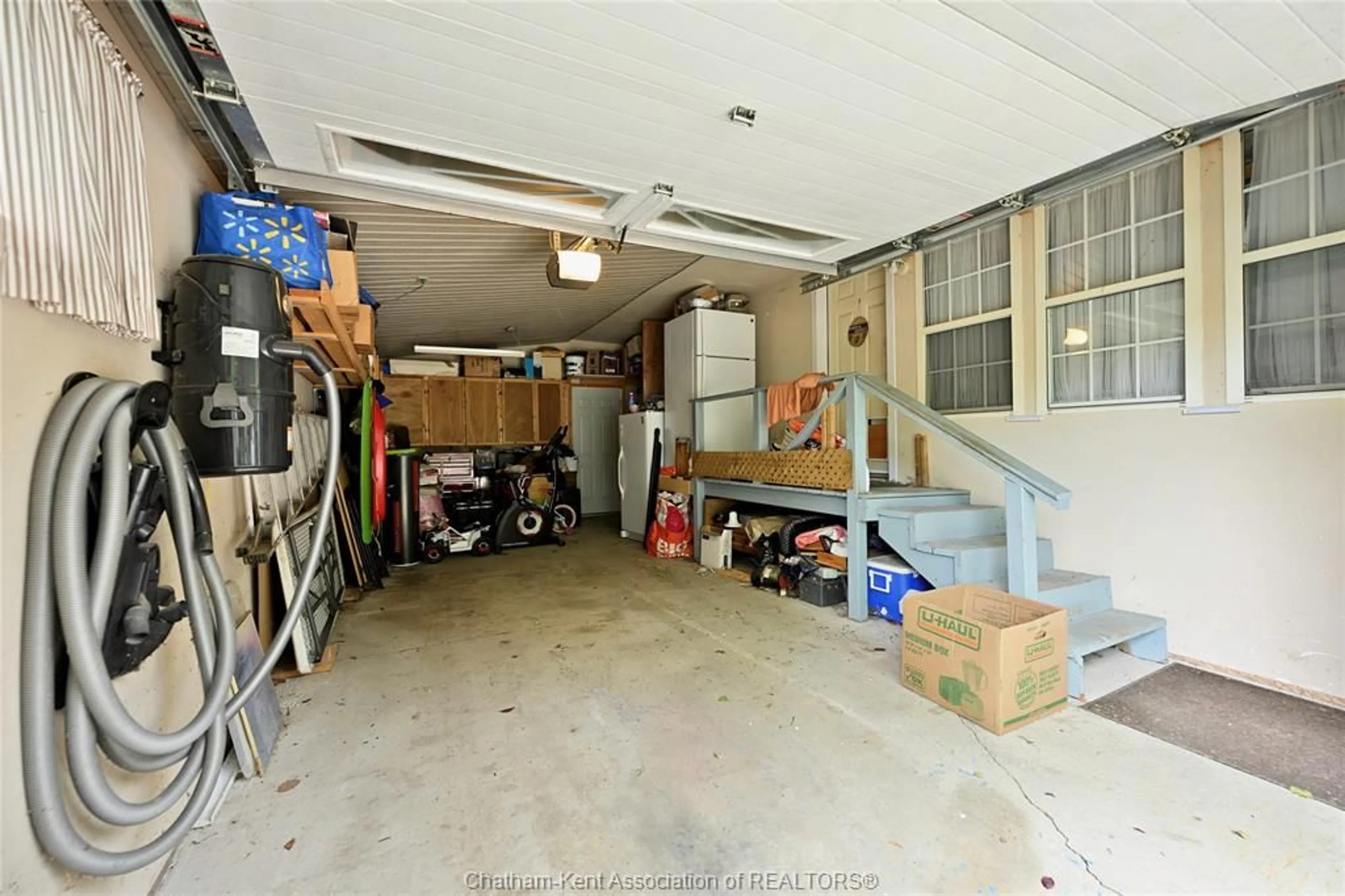 Indoor garage for 29338 JANE Rd #72, Thamesville Ontario N0P 2K0