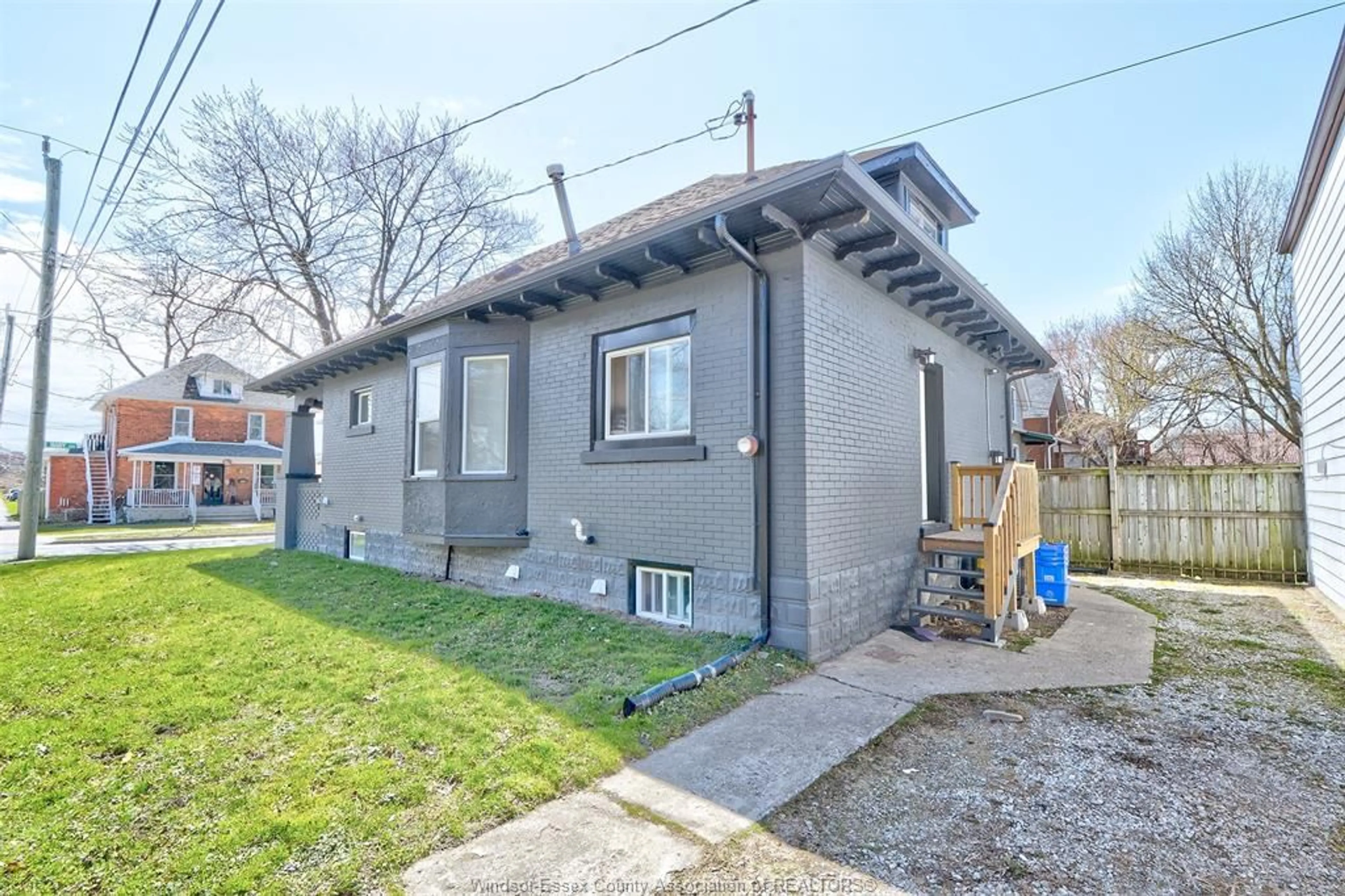 Unknown for 3264 BABY St, Windsor Ontario N9C 1K8