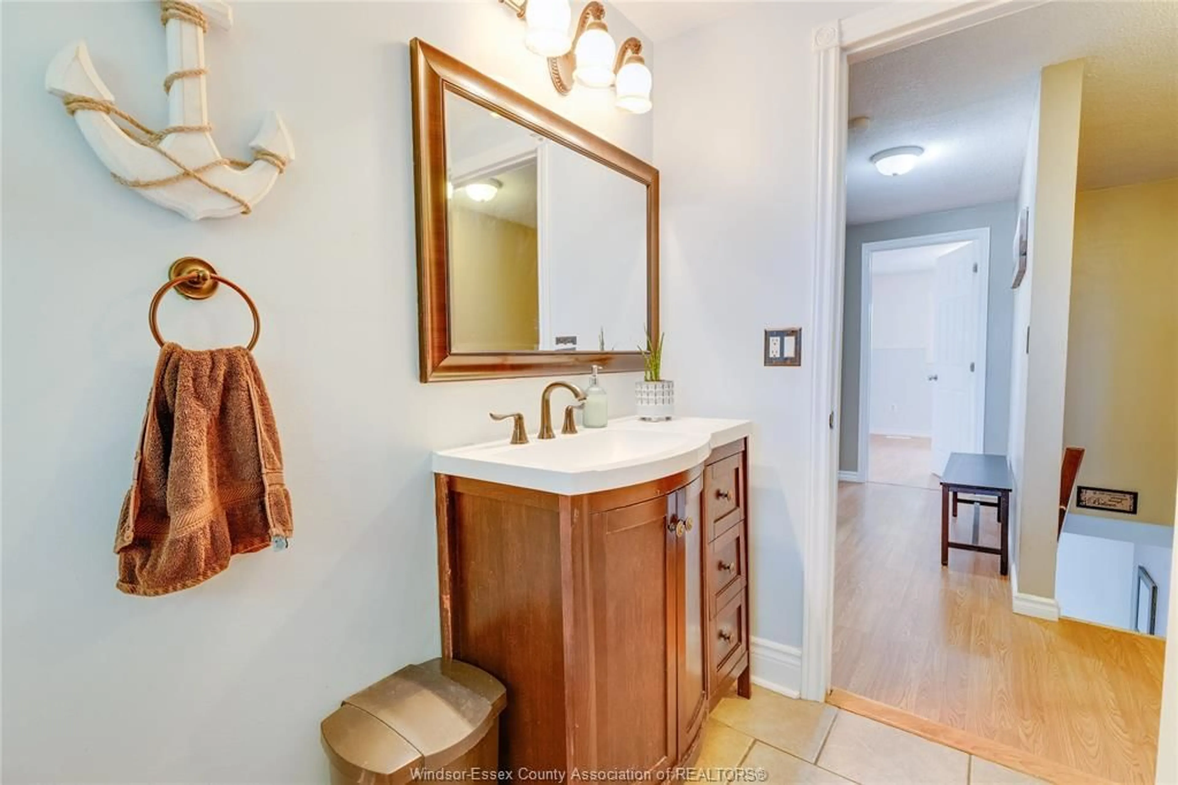 Standard bathroom, ceramic/tile floor for 9670 MELVILLE Dr, Windsor Ontario N8R 1B3