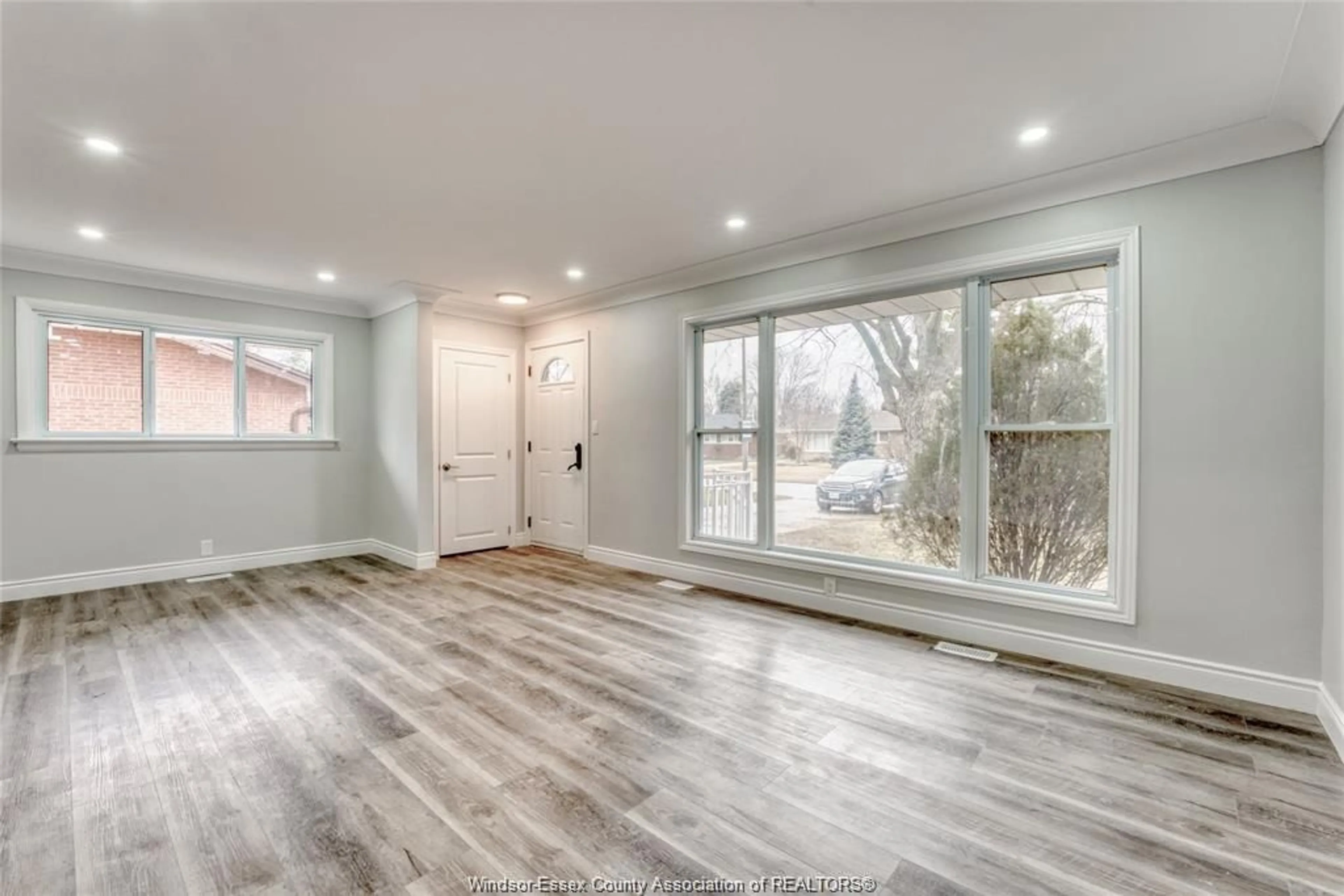 Unknown for 3982 MOUNT ROYAL Dr, Windsor Ontario N9G 2B7