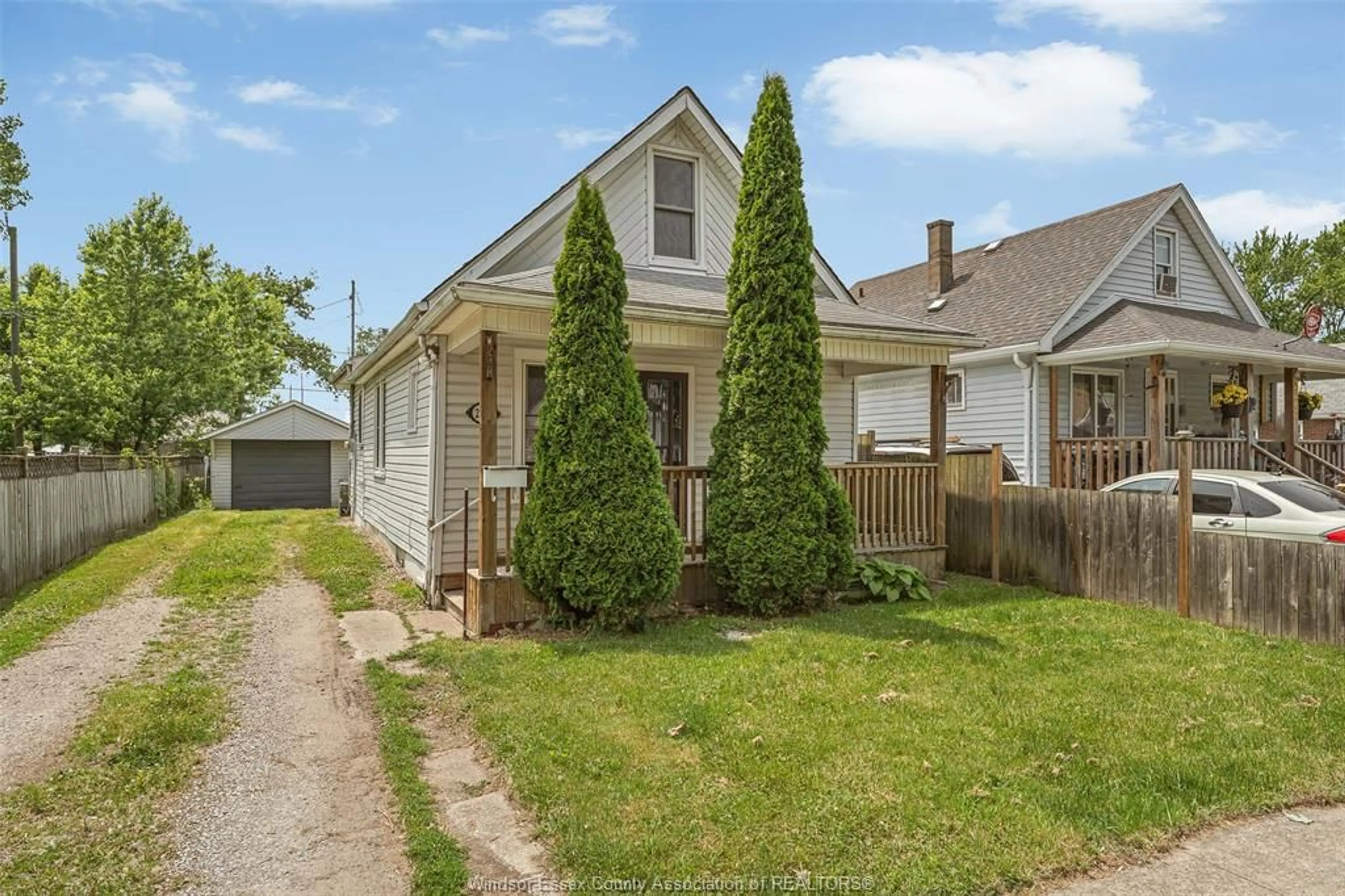 A pic from outside/outdoor area/front of a property/back of a property/a pic from drone, street for 2275 CHARL, Windsor Ontario N8X 2A1