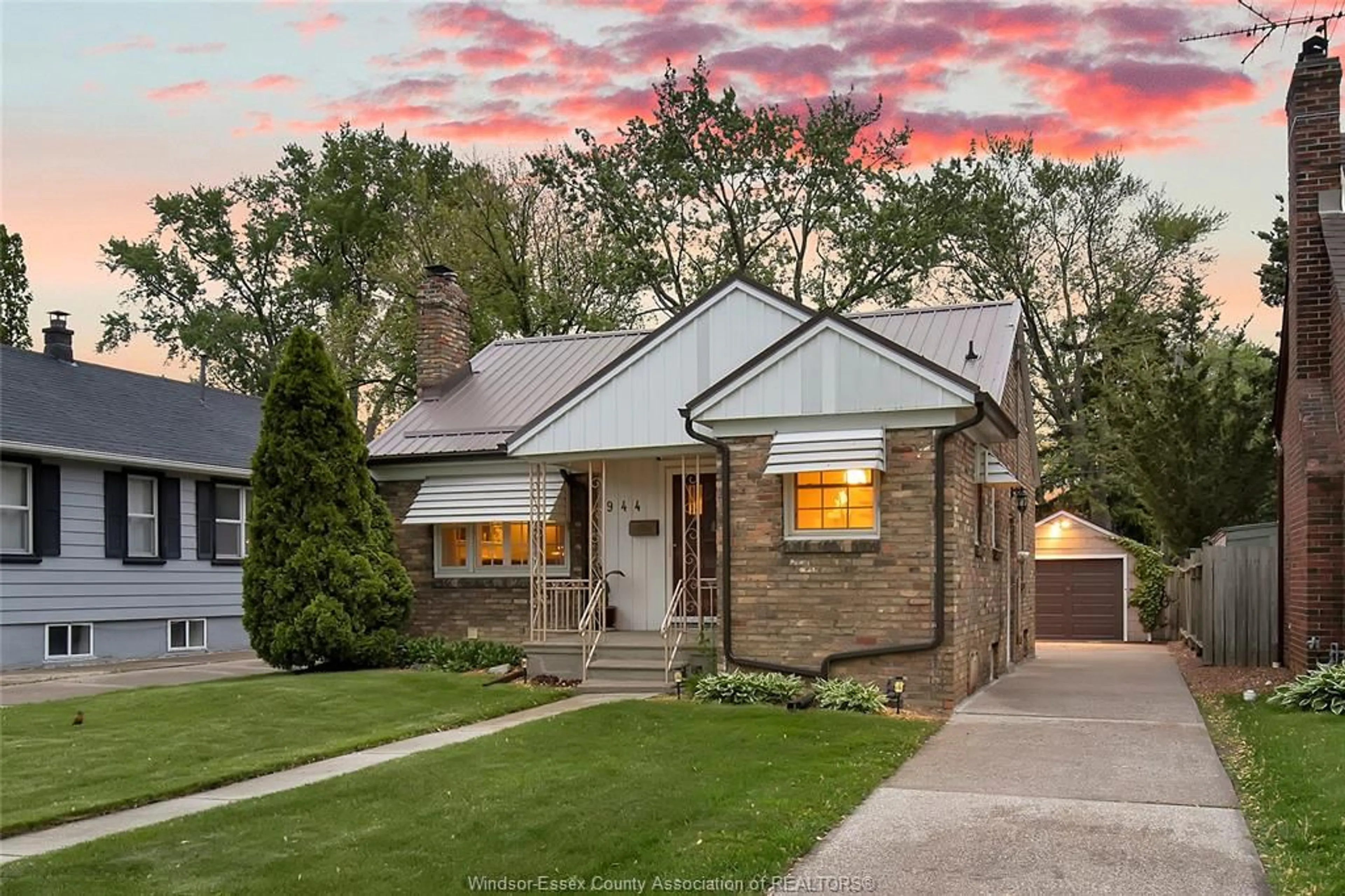 Home with brick exterior material, street for 944 HOMEDALE, Windsor Ontario N8S 2T2