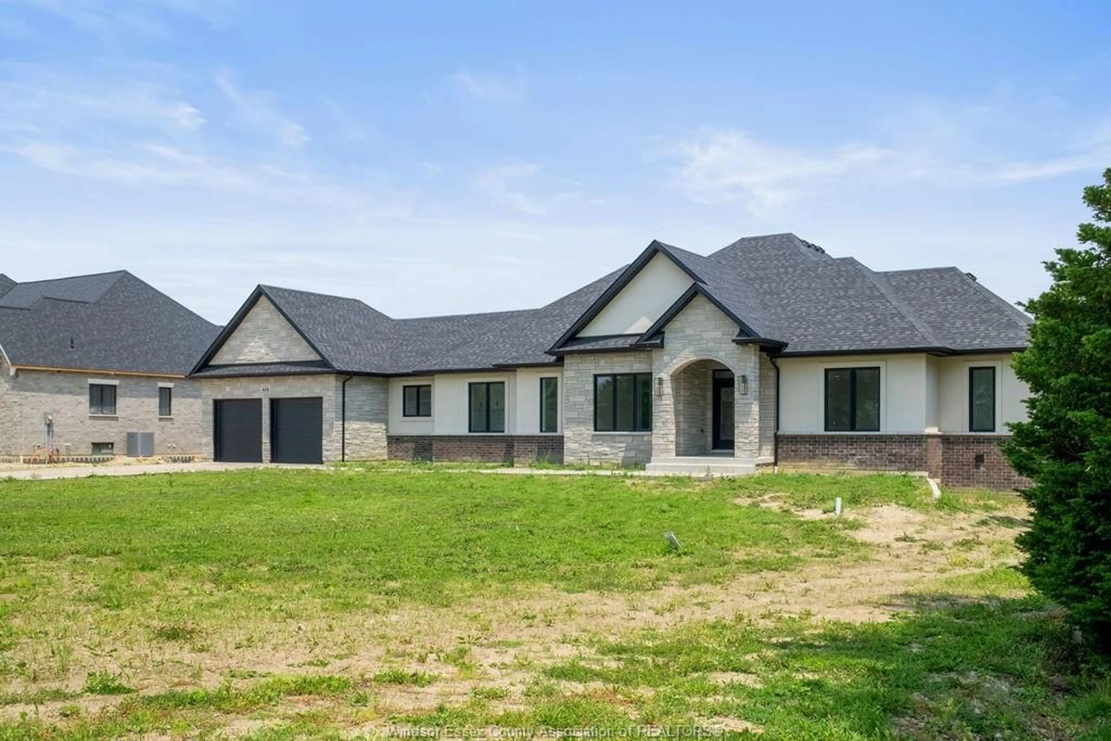 Home with brick exterior material, building for 418 COUNTY ROAD 34, Kingsville Ontario N8H 3V6