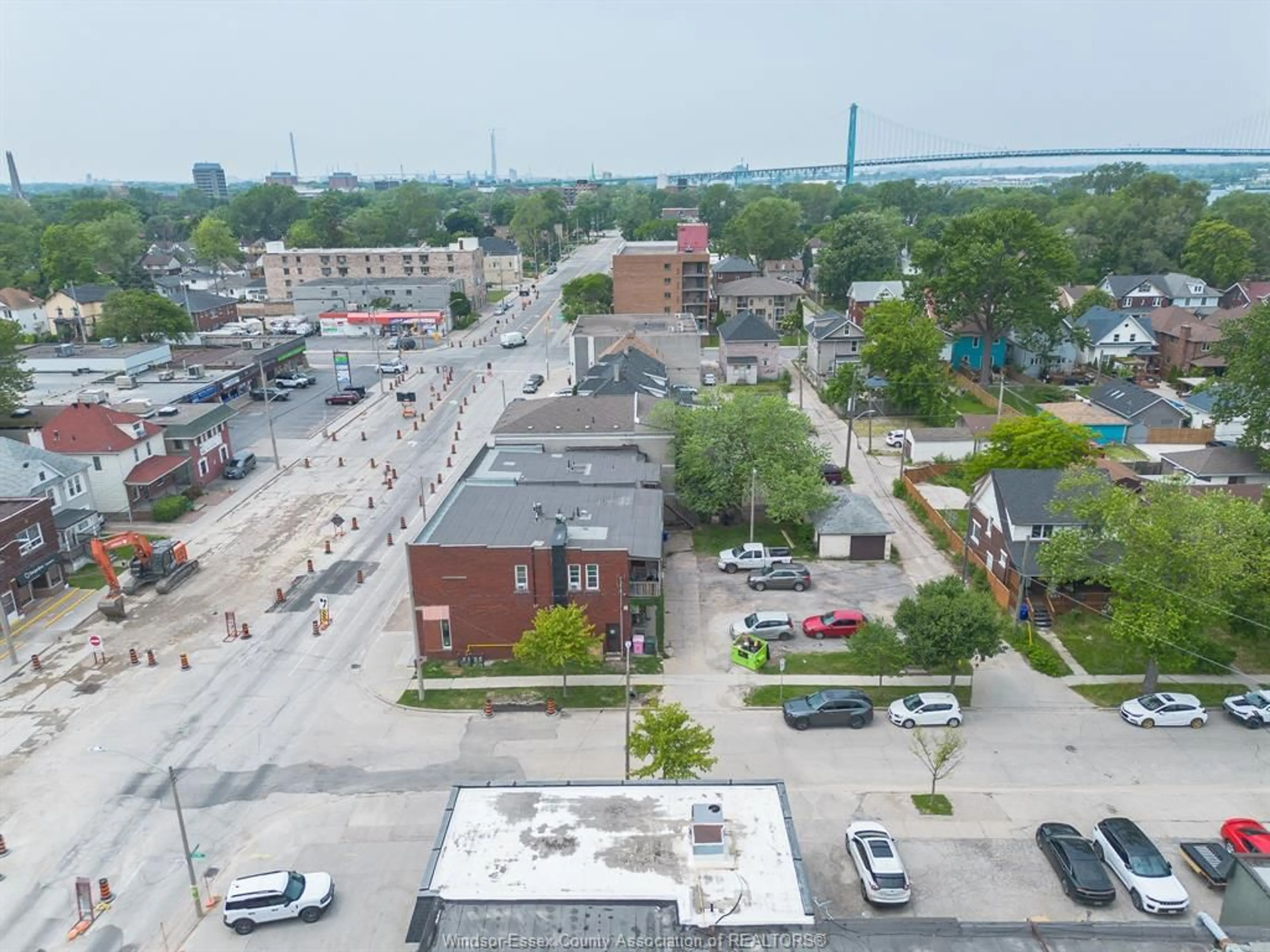 A pic from outside/outdoor area/front of a property/back of a property/a pic from drone, city buildings view from balcony for 1802-1820 UNIVERSITY Ave, Windsor Ontario N9B 1C2
