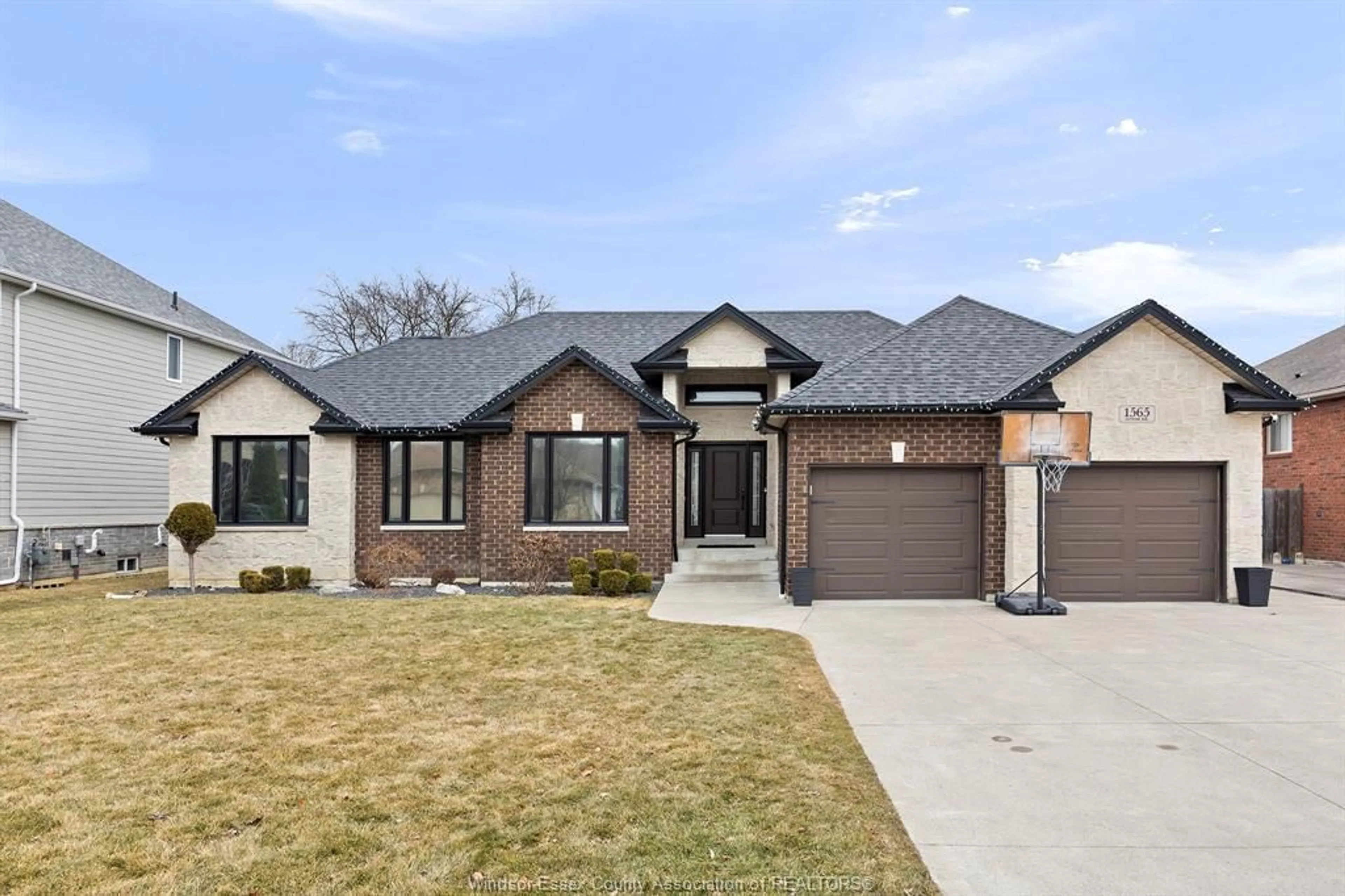 Home with brick exterior material, street for 1565 OUTRAM, LaSalle Ontario N9J 3M3
