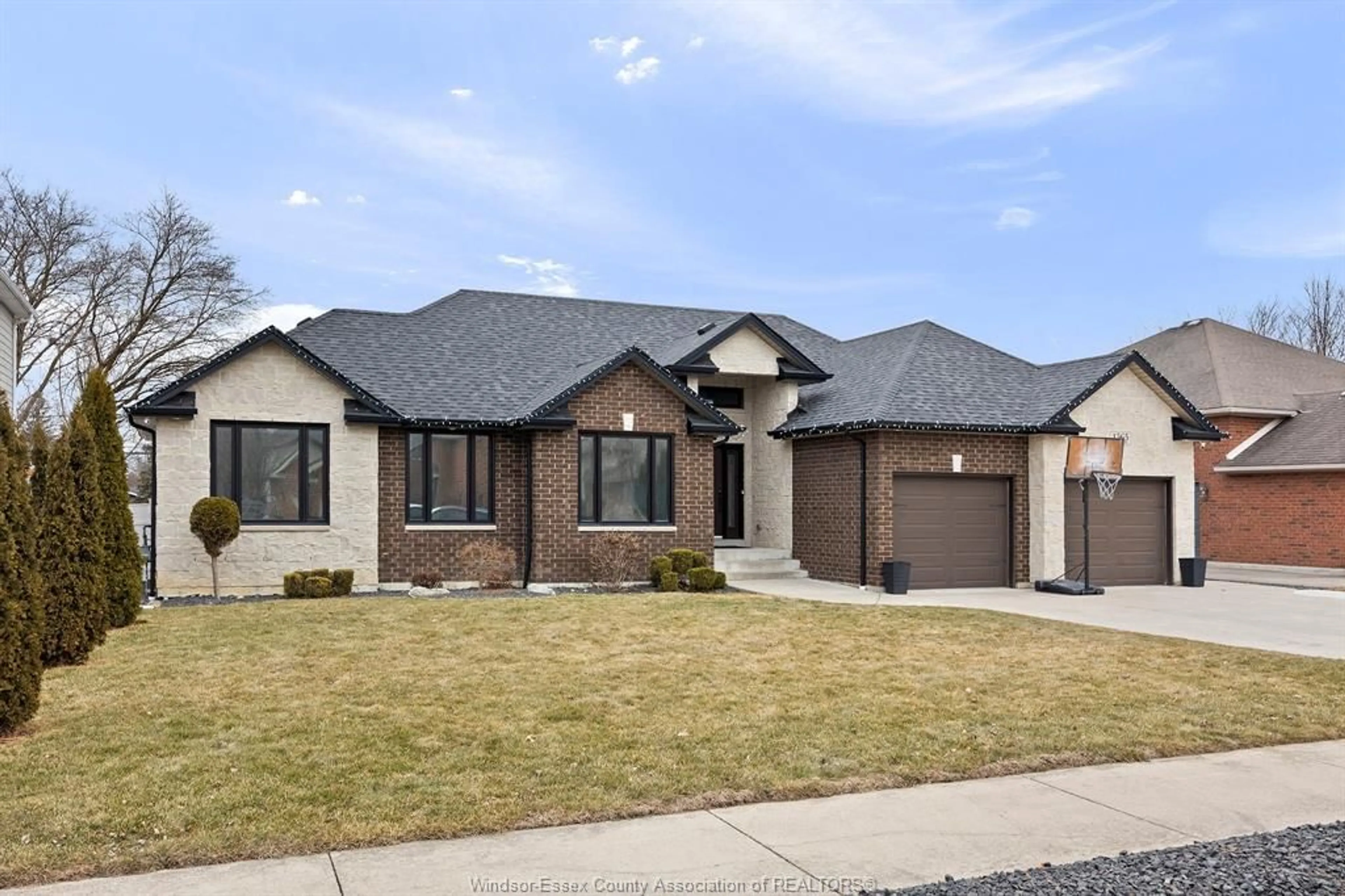 Home with brick exterior material, street for 1565 OUTRAM, LaSalle Ontario N9J 3M3