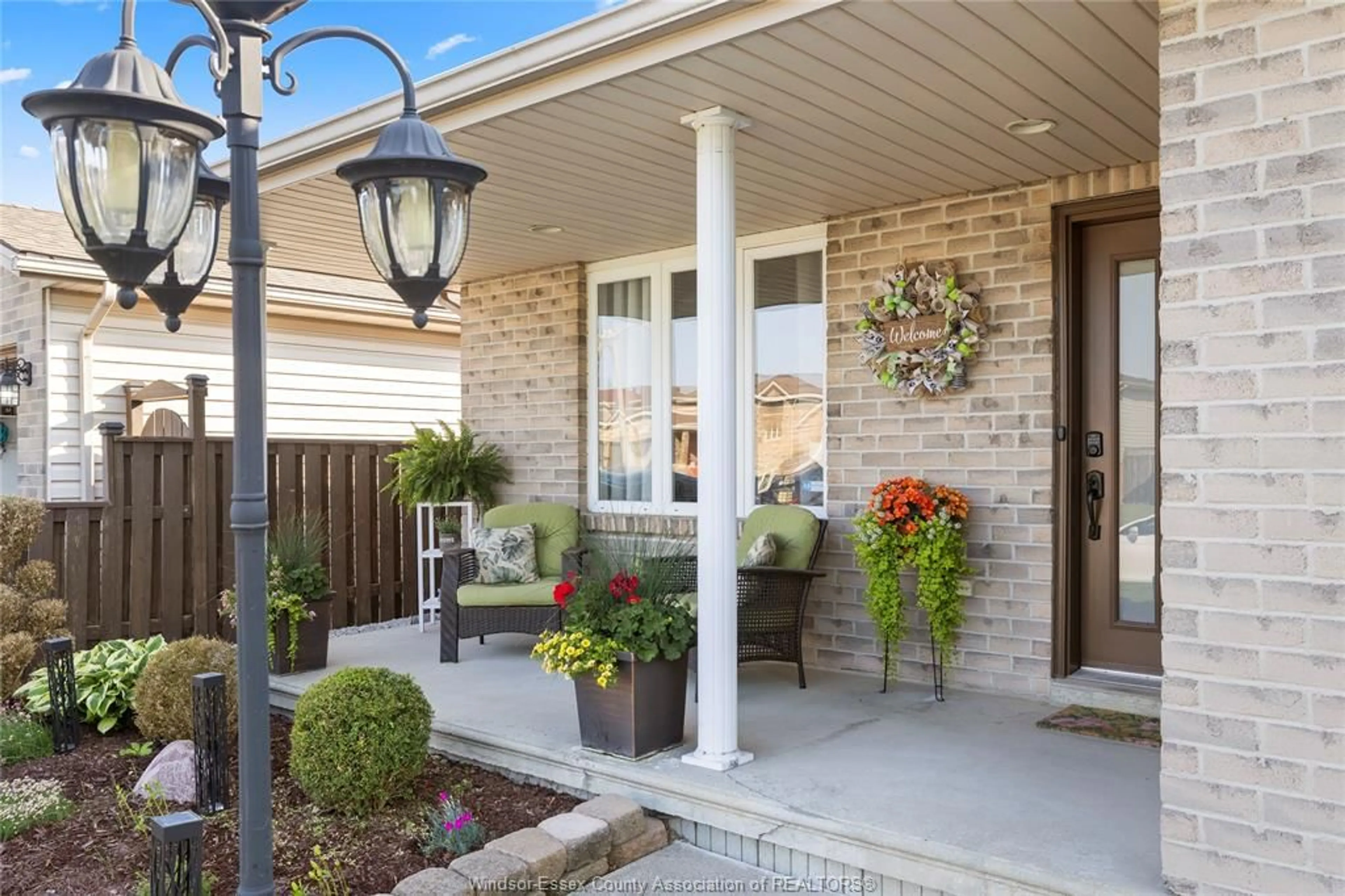 Unknown for 1567 KAMLOOPS, Windsor Ontario N8W 5V1