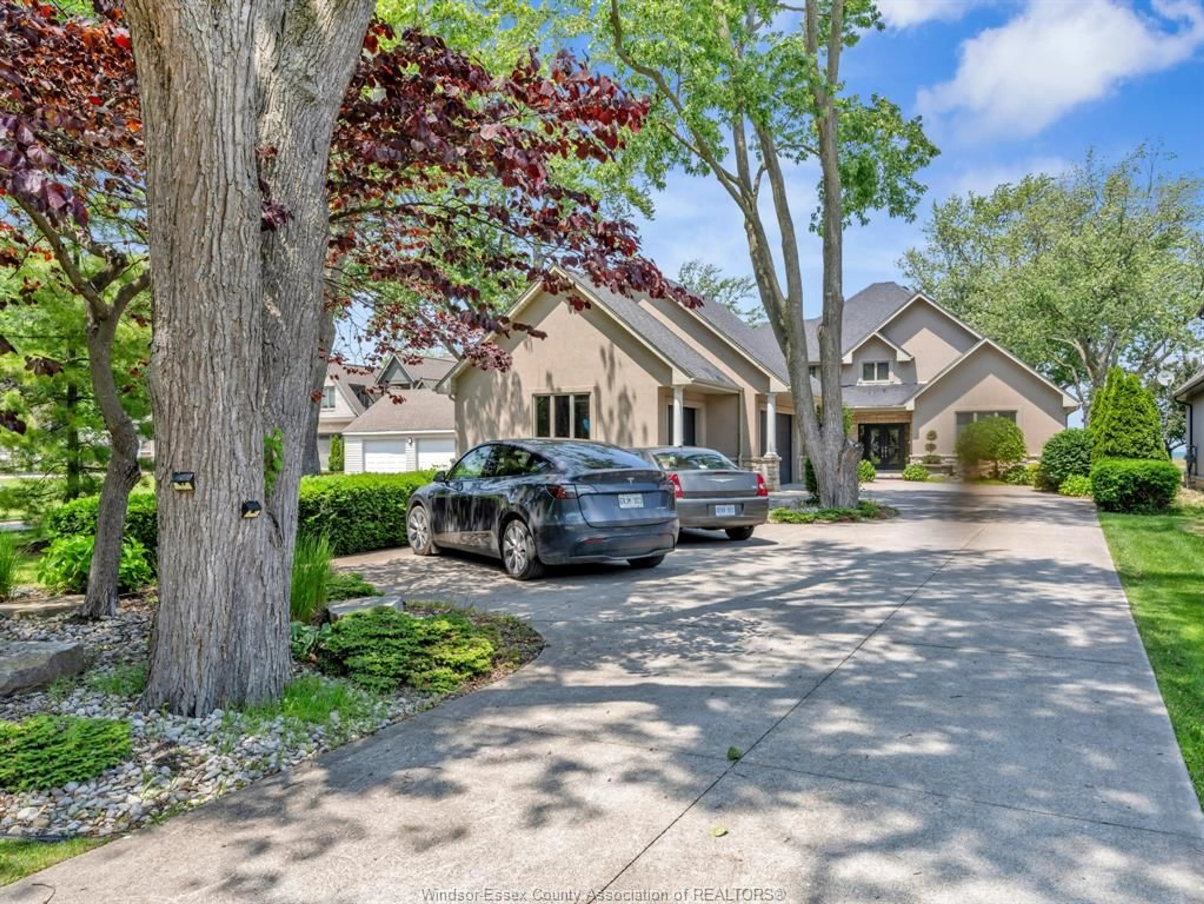 Unknown for 1042 LILYDALE, Lakeshore Ontario N8L 0Z2