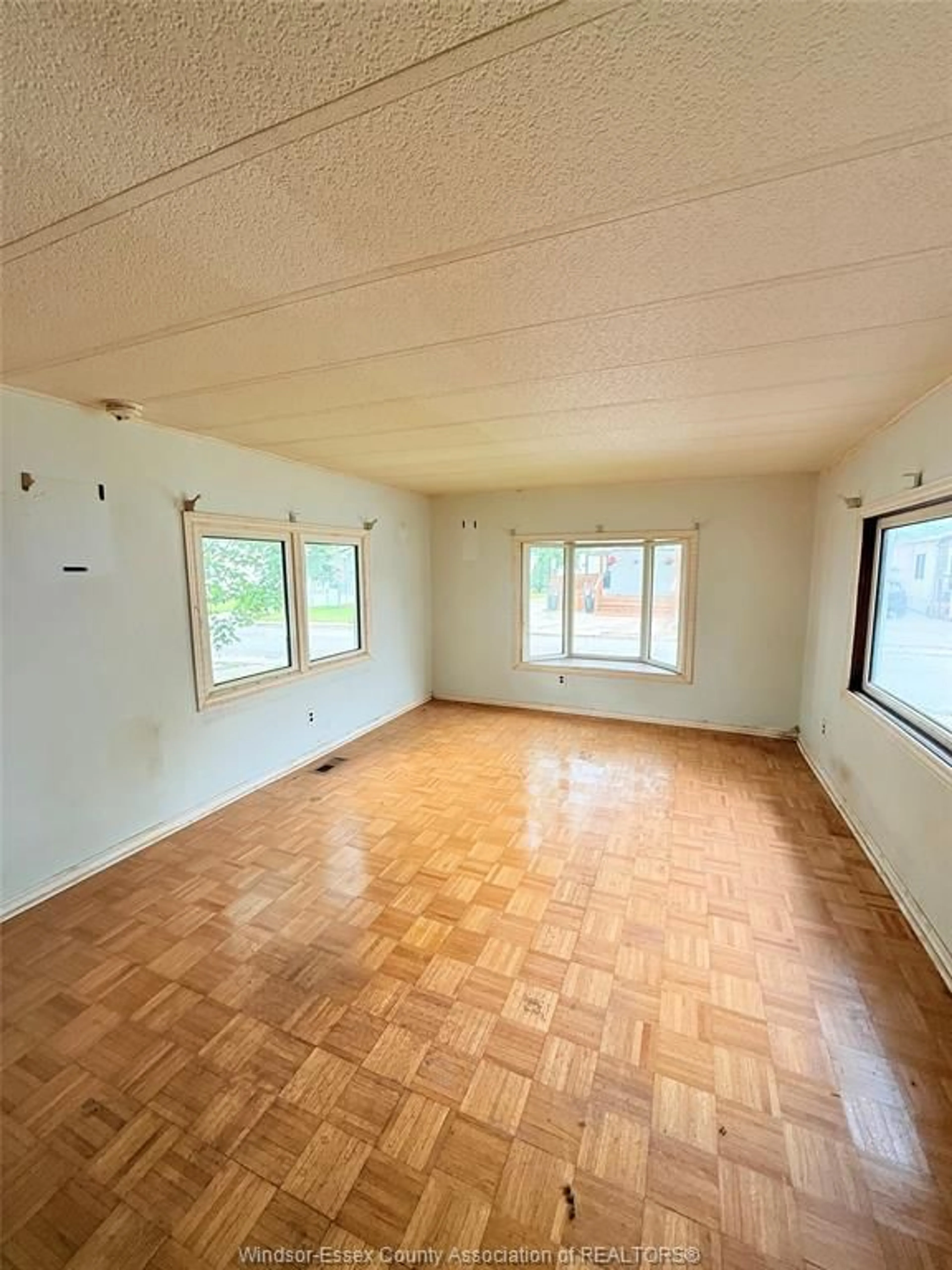 A pic of a room for 36 DANA, Essex Ontario N8M 1Z1