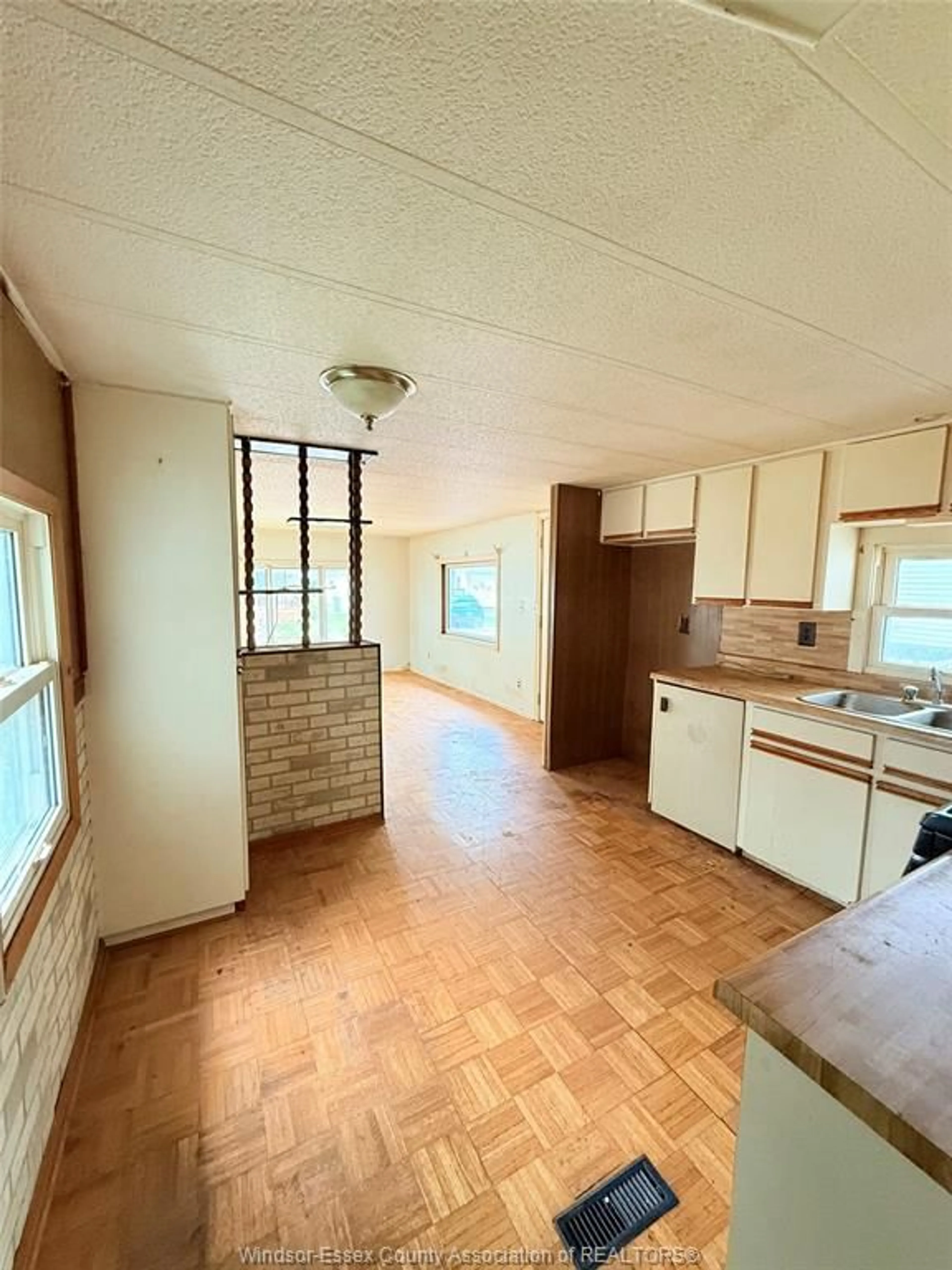 A pic of a room for 36 DANA, Essex Ontario N8M 1Z1