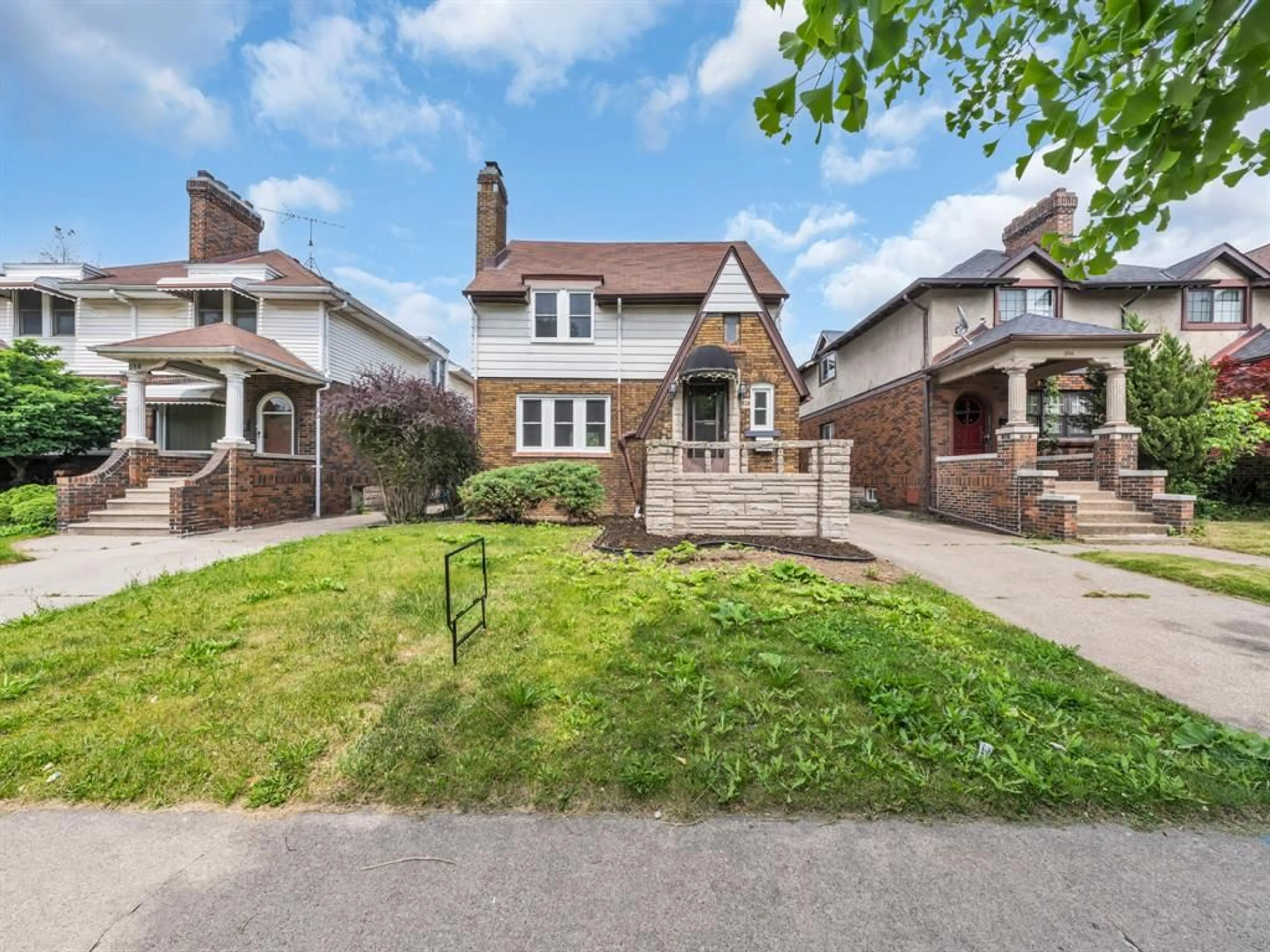 Home with brick exterior material, street for 528 PARTINGTON, Windsor Ontario N9B 2N5