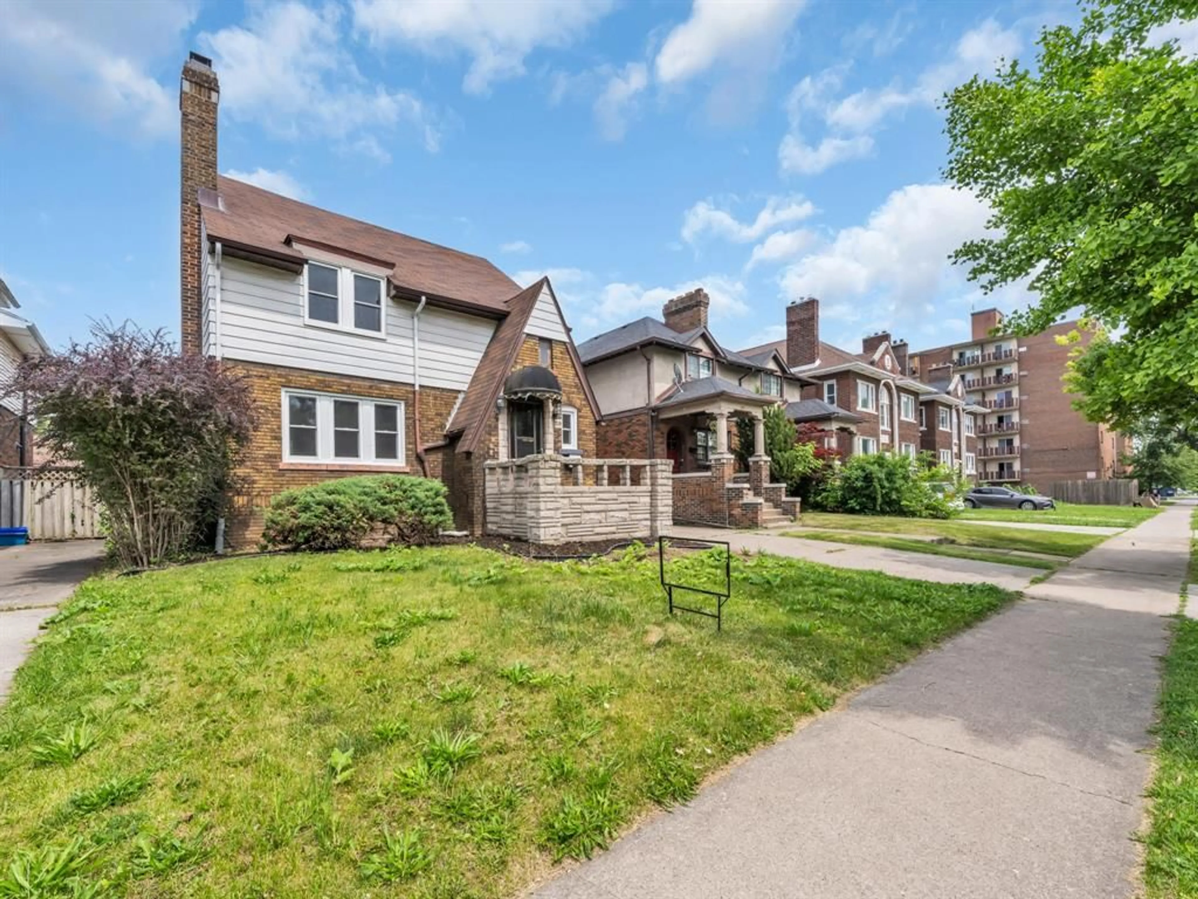 Home with brick exterior material, street for 528 PARTINGTON, Windsor Ontario N9B 2N5