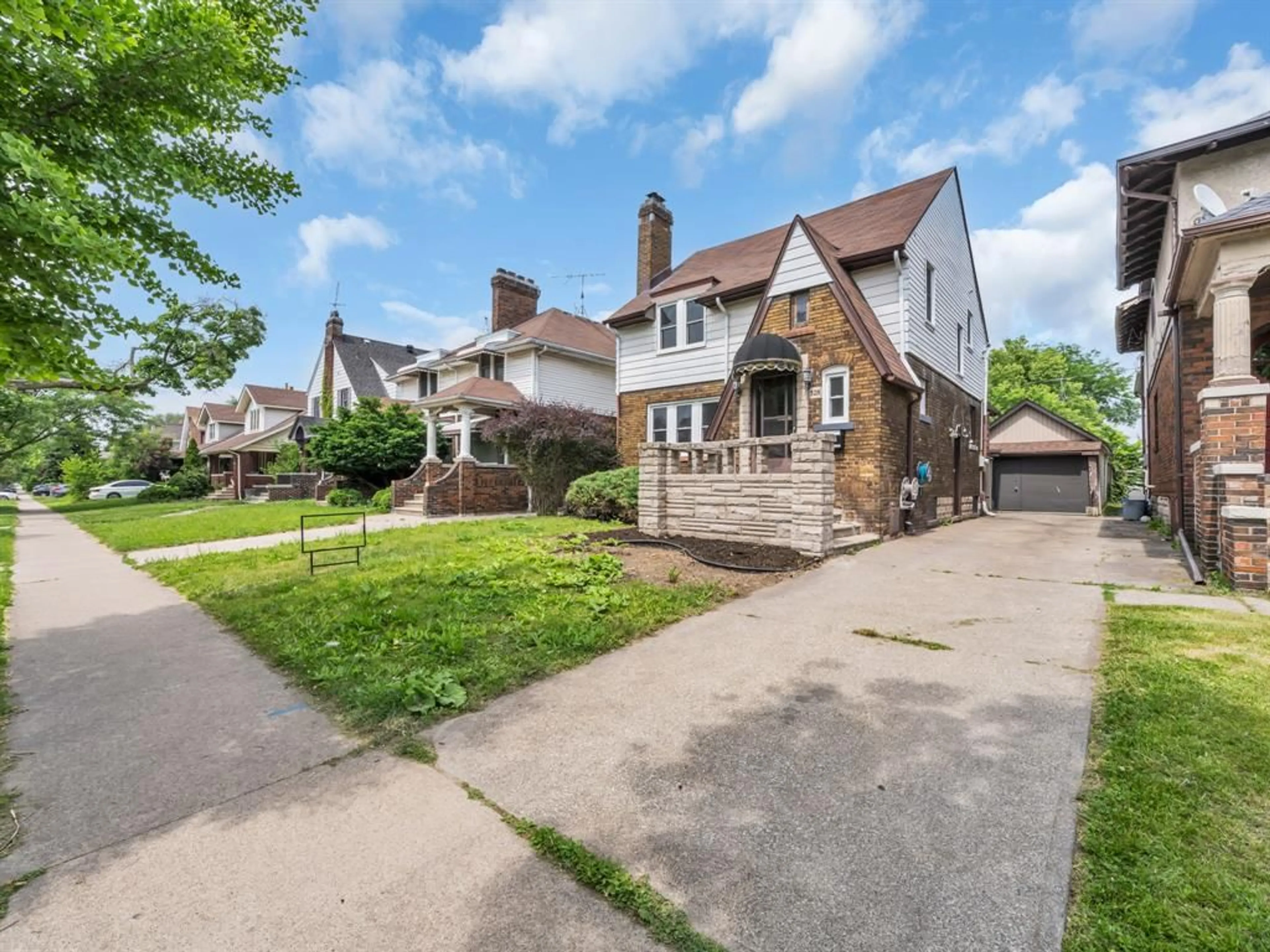 Home with brick exterior material, street for 528 PARTINGTON, Windsor Ontario N9B 2N5