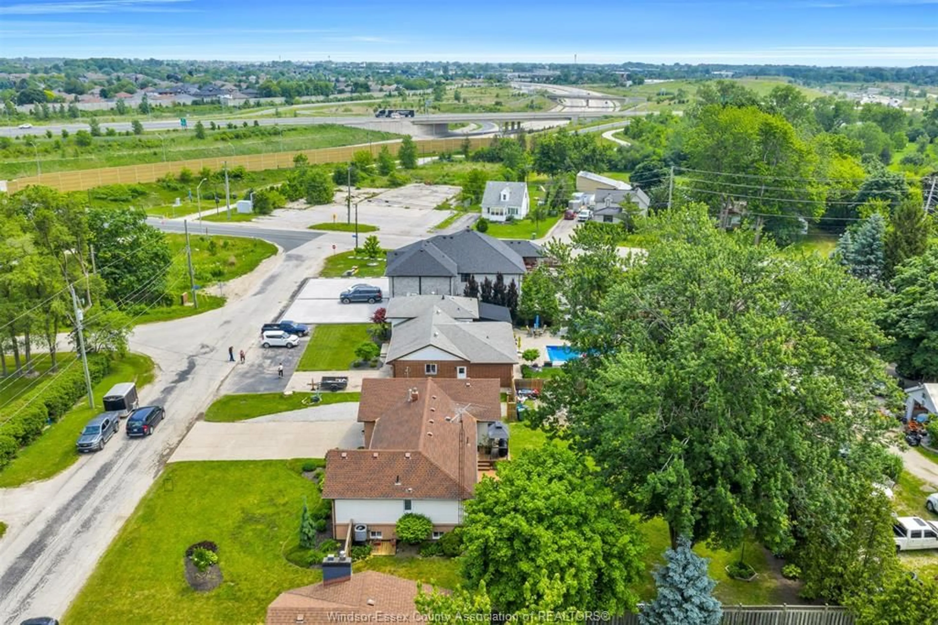 A pic from outside/outdoor area/front of a property/back of a property/a pic from drone, water/lake/river/ocean view for 1065 EASTBOURNE Ave, LaSalle Ontario N9H 1B6