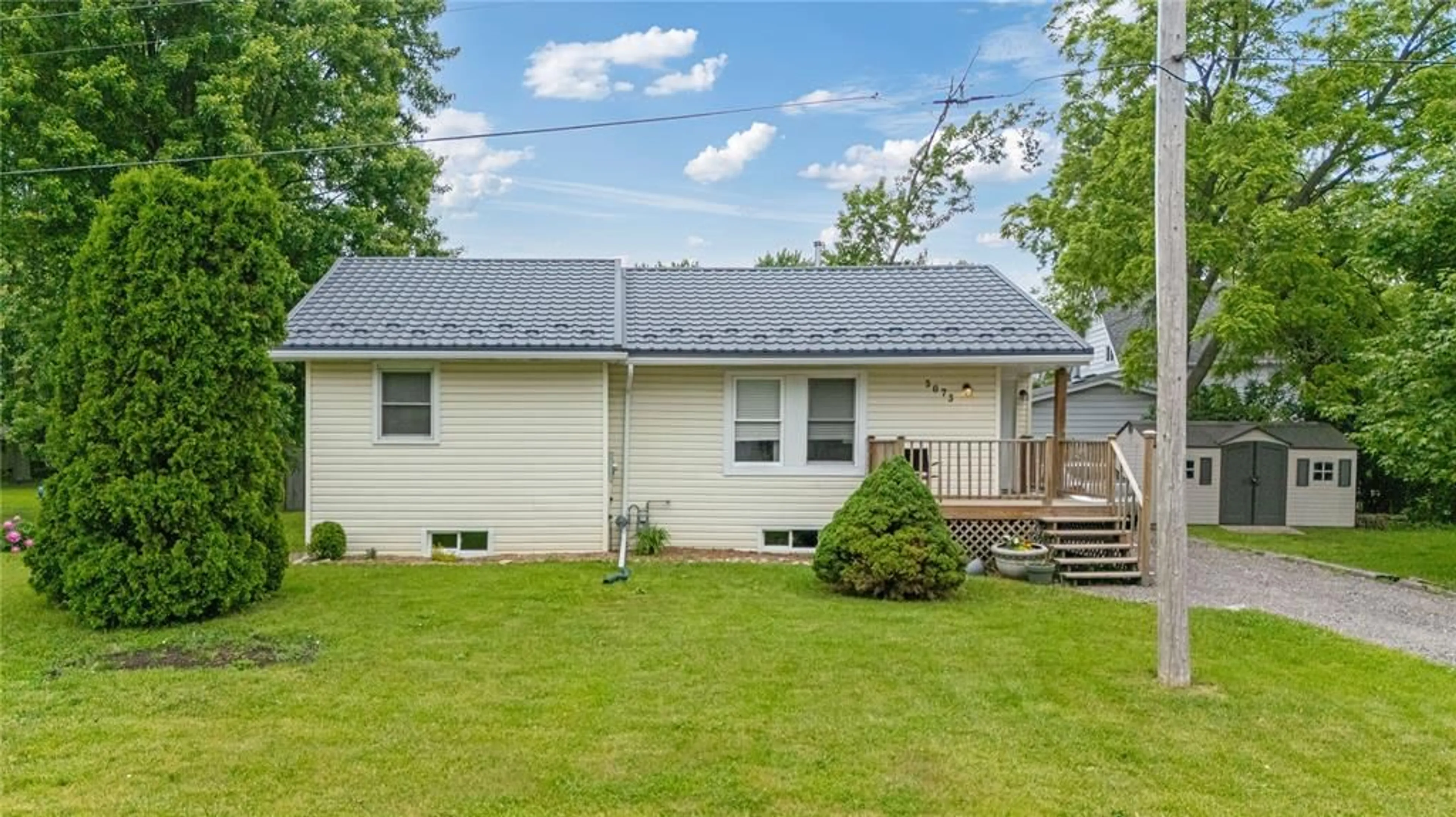 Home with vinyl exterior material, unknown for 3073 Main St, Oil City Ontario N0N 1N0