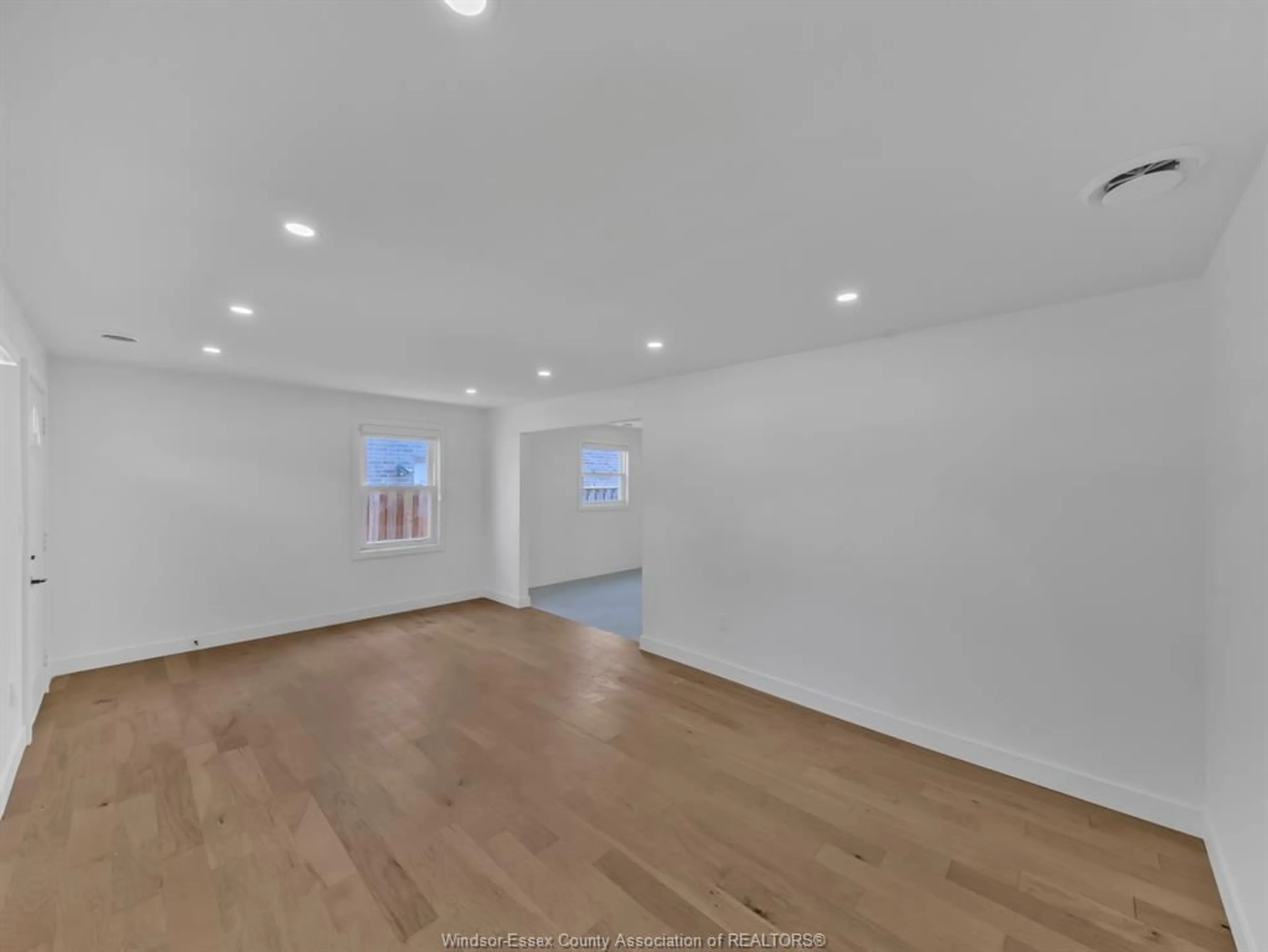 A pic of a room for 1605 ST. CLAIR, Windsor Ontario N9B 3K9