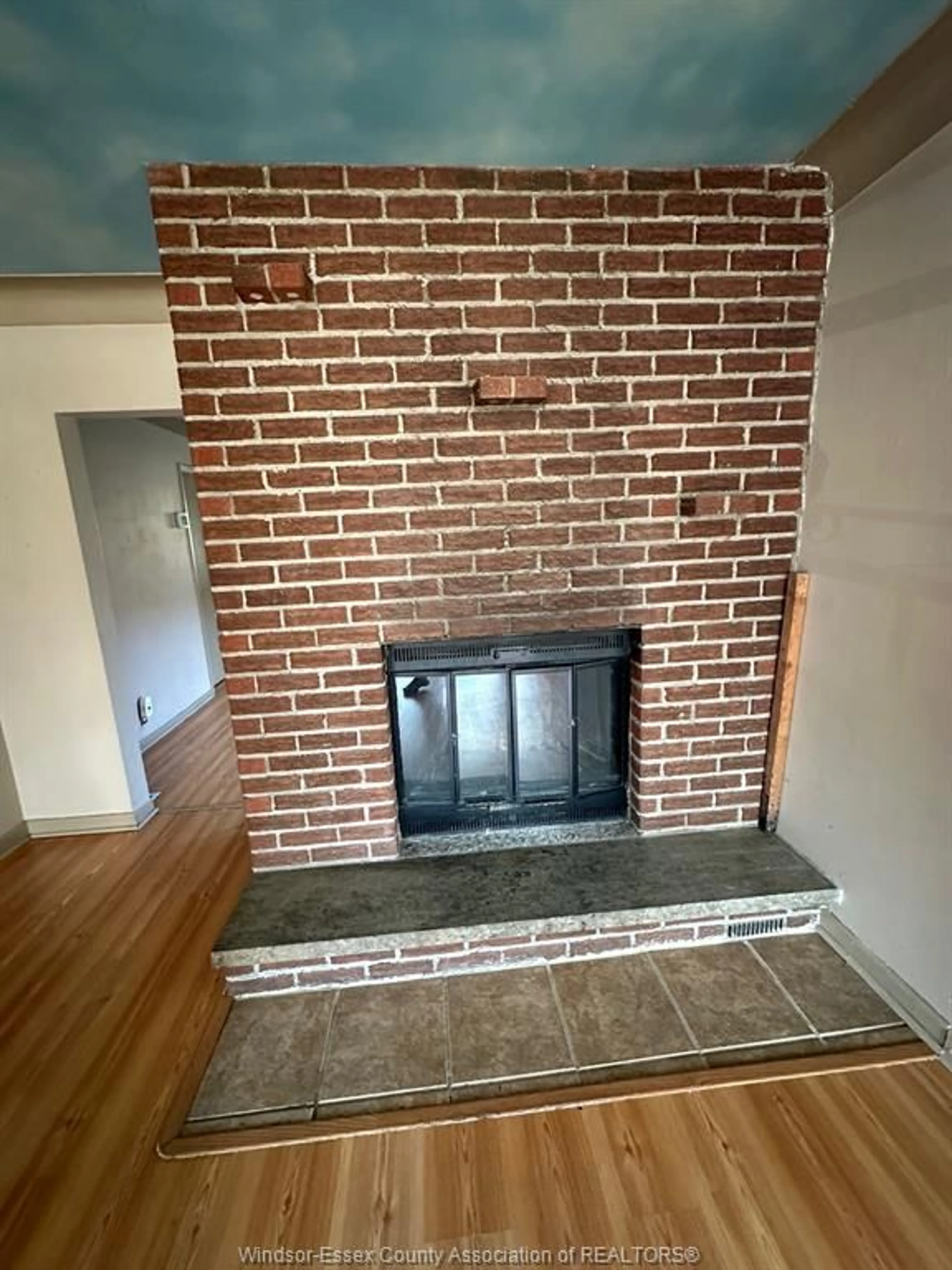 A pic of a room for 3466 HARRIS St, Windsor Ontario N9C 1N5