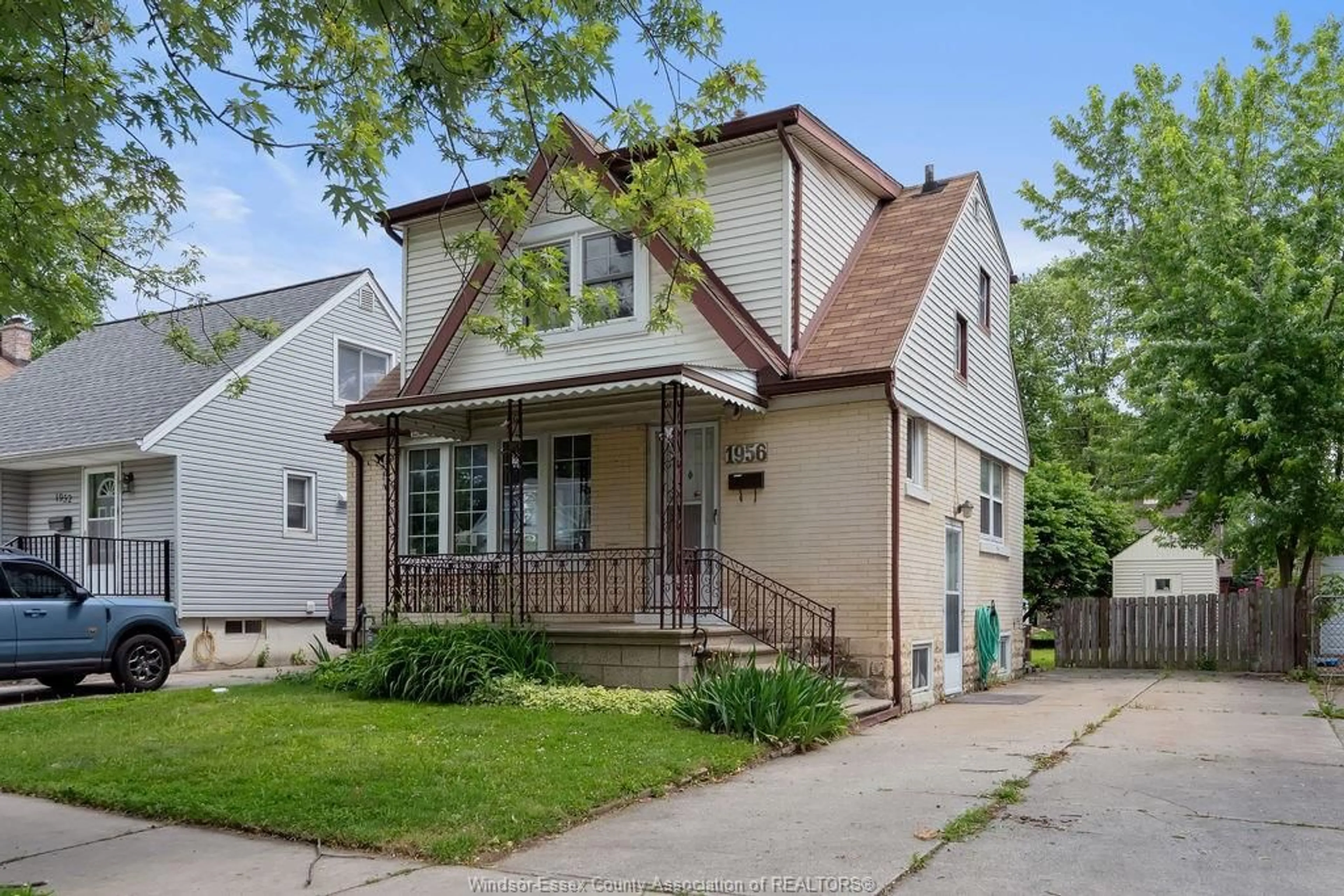 Unknown for 1956 FRANCOIS, Windsor Ontario N8W 4S8
