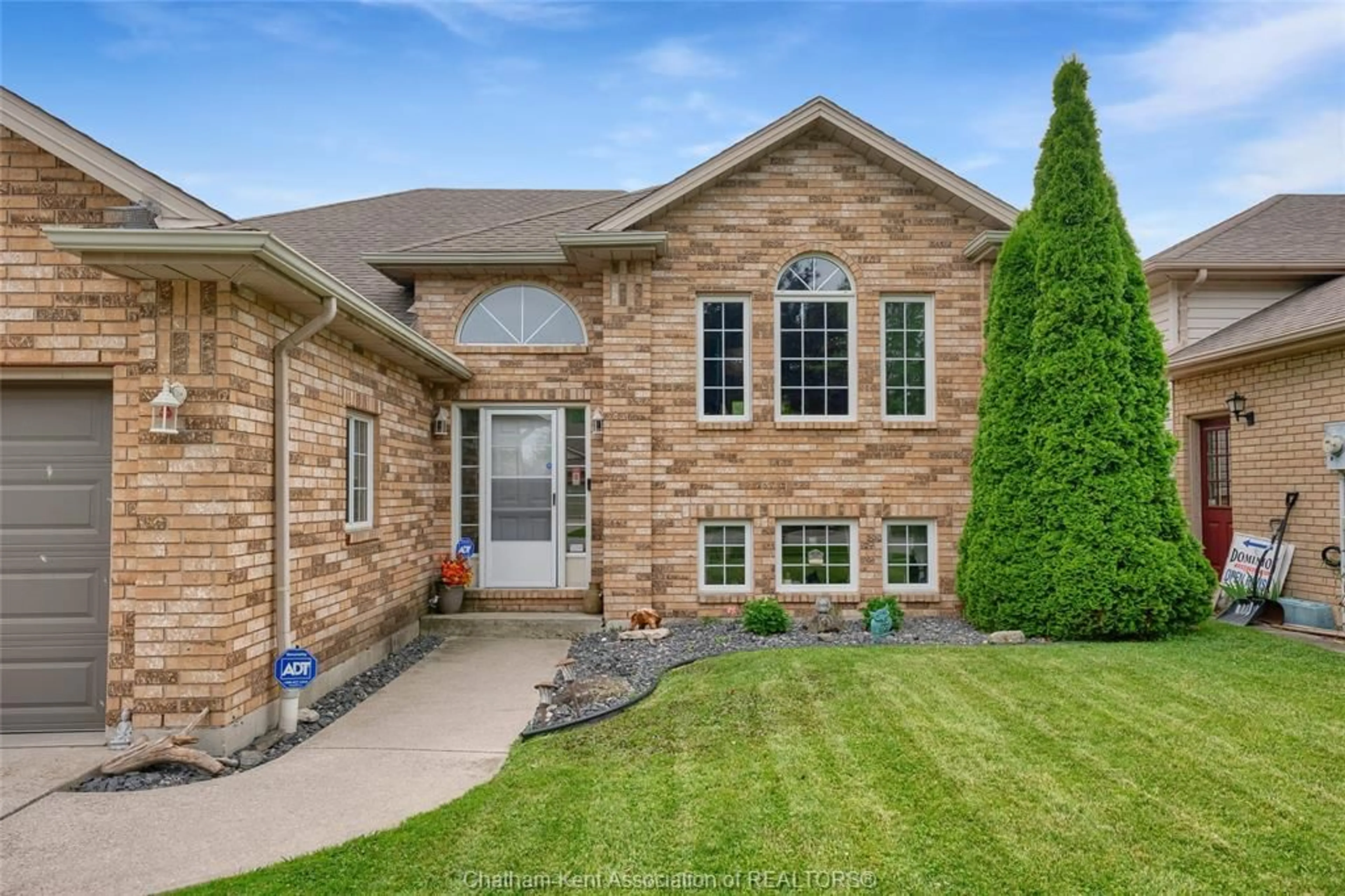 Home with brick exterior material, street for 160 Valley Rd, Chatham Ontario N7L 5L4