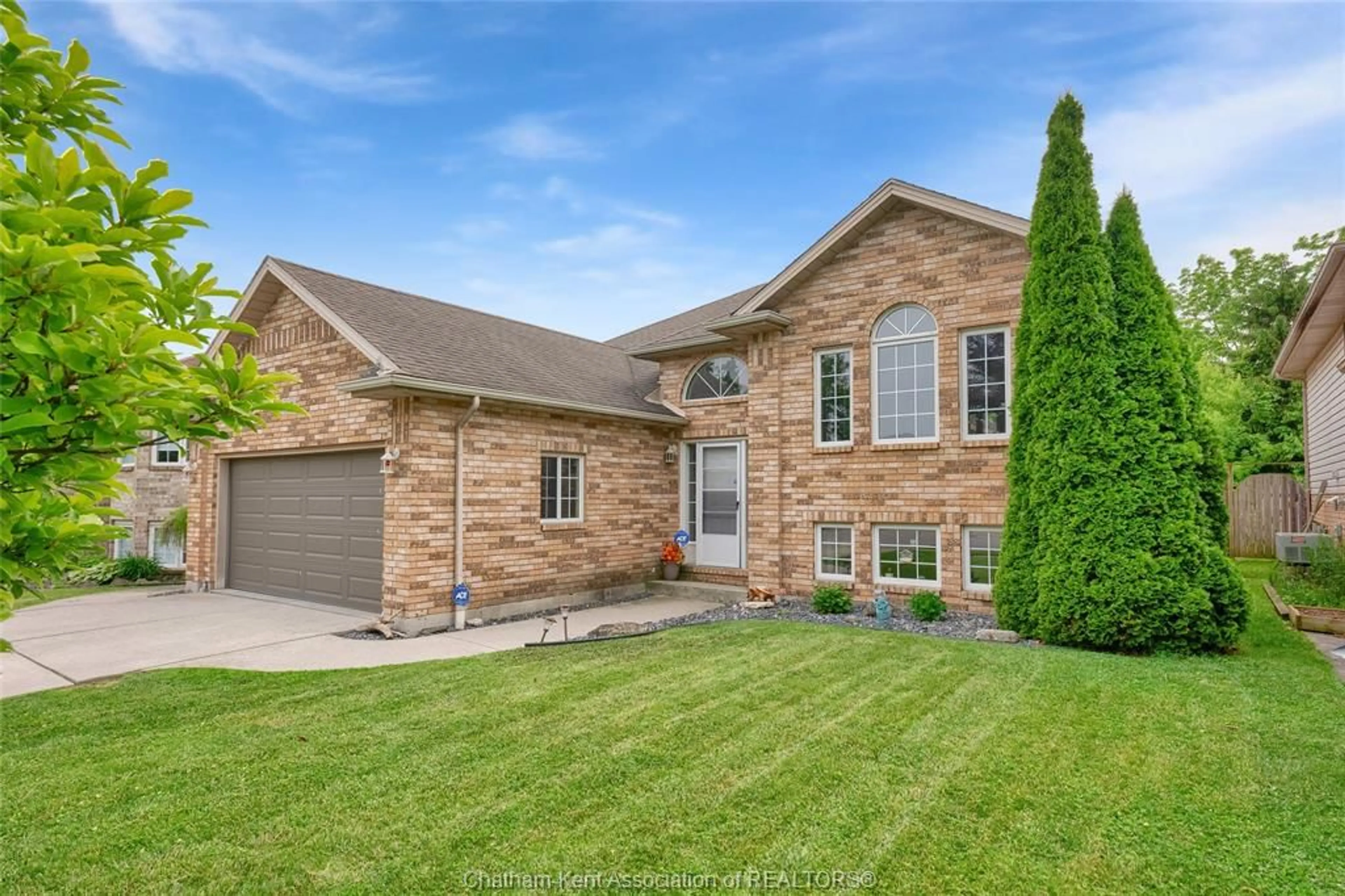 Home with brick exterior material, street for 160 Valley Rd, Chatham Ontario N7L 5L4
