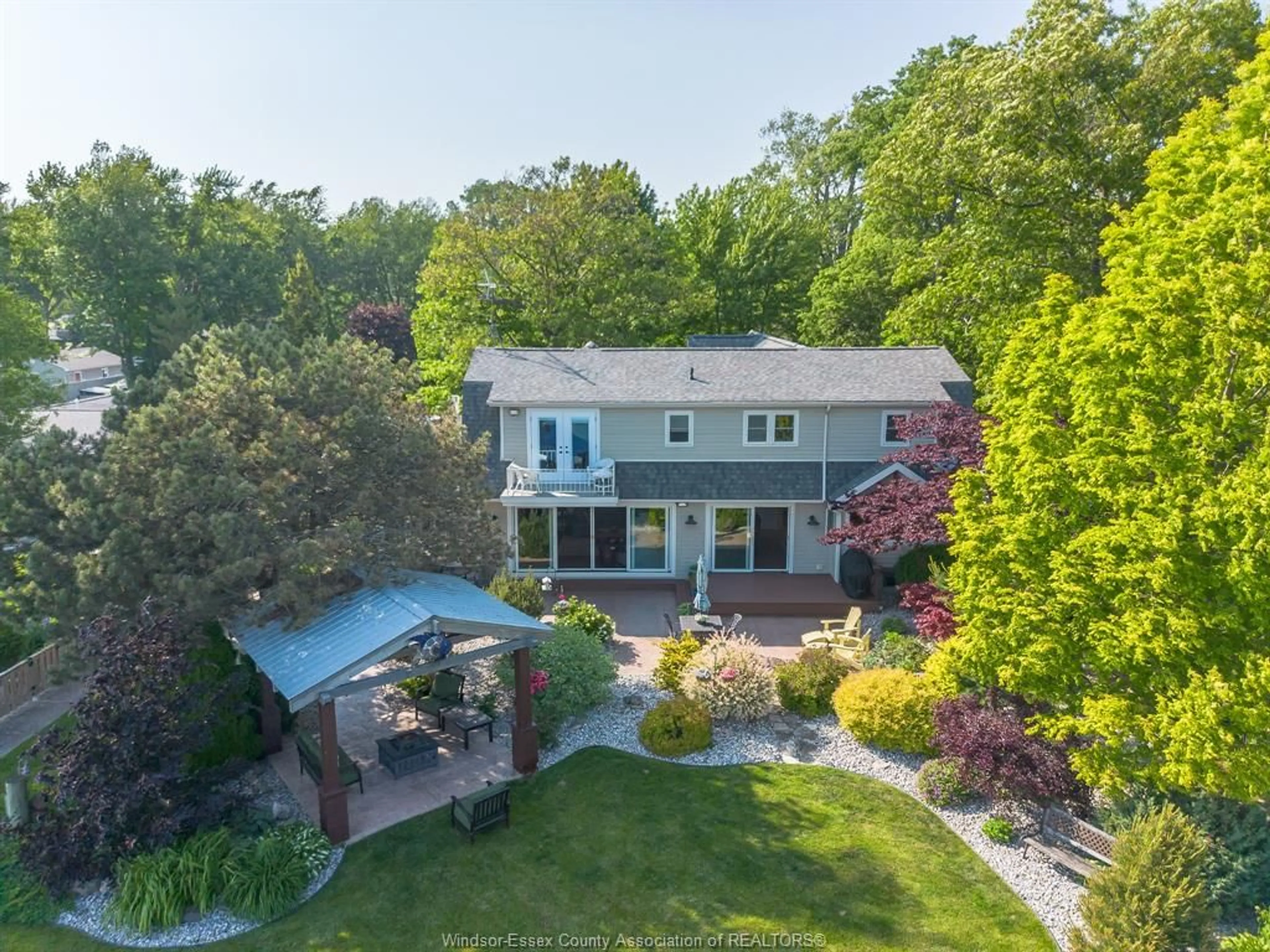 A pic from outside/outdoor area/front of a property/back of a property/a pic from drone, unknown for 1171 HERITAGE, Kingsville Ontario N9Y 2E6