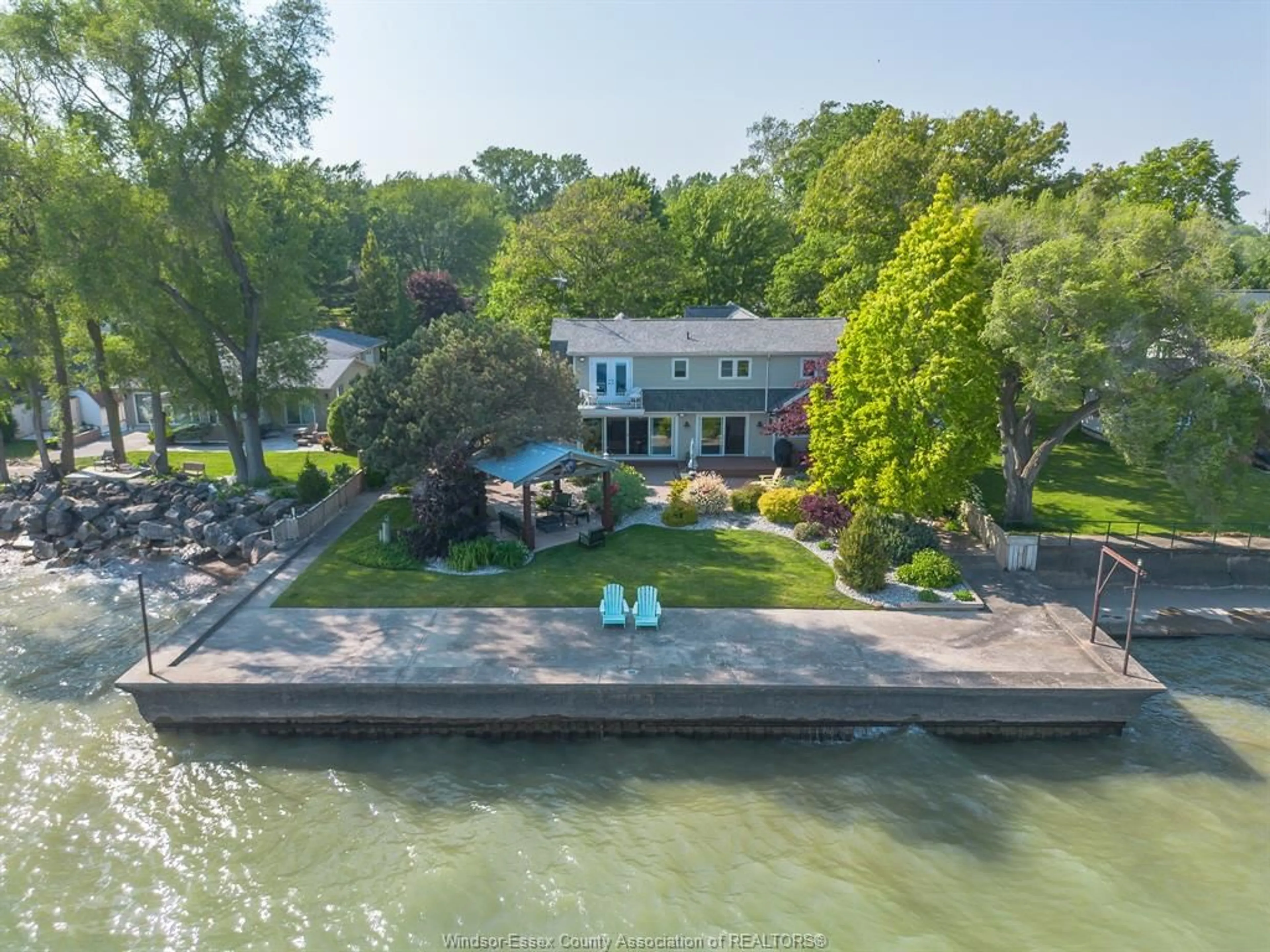 A pic from outside/outdoor area/front of a property/back of a property/a pic from drone, water/lake/river/ocean view for 1171 HERITAGE, Kingsville Ontario N9Y 2E6